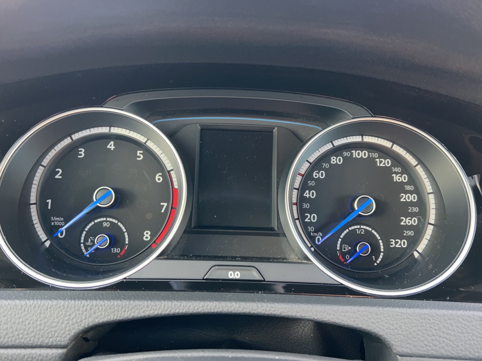 VW Golf 2.0 TSI R 4Motion DSG-image-15