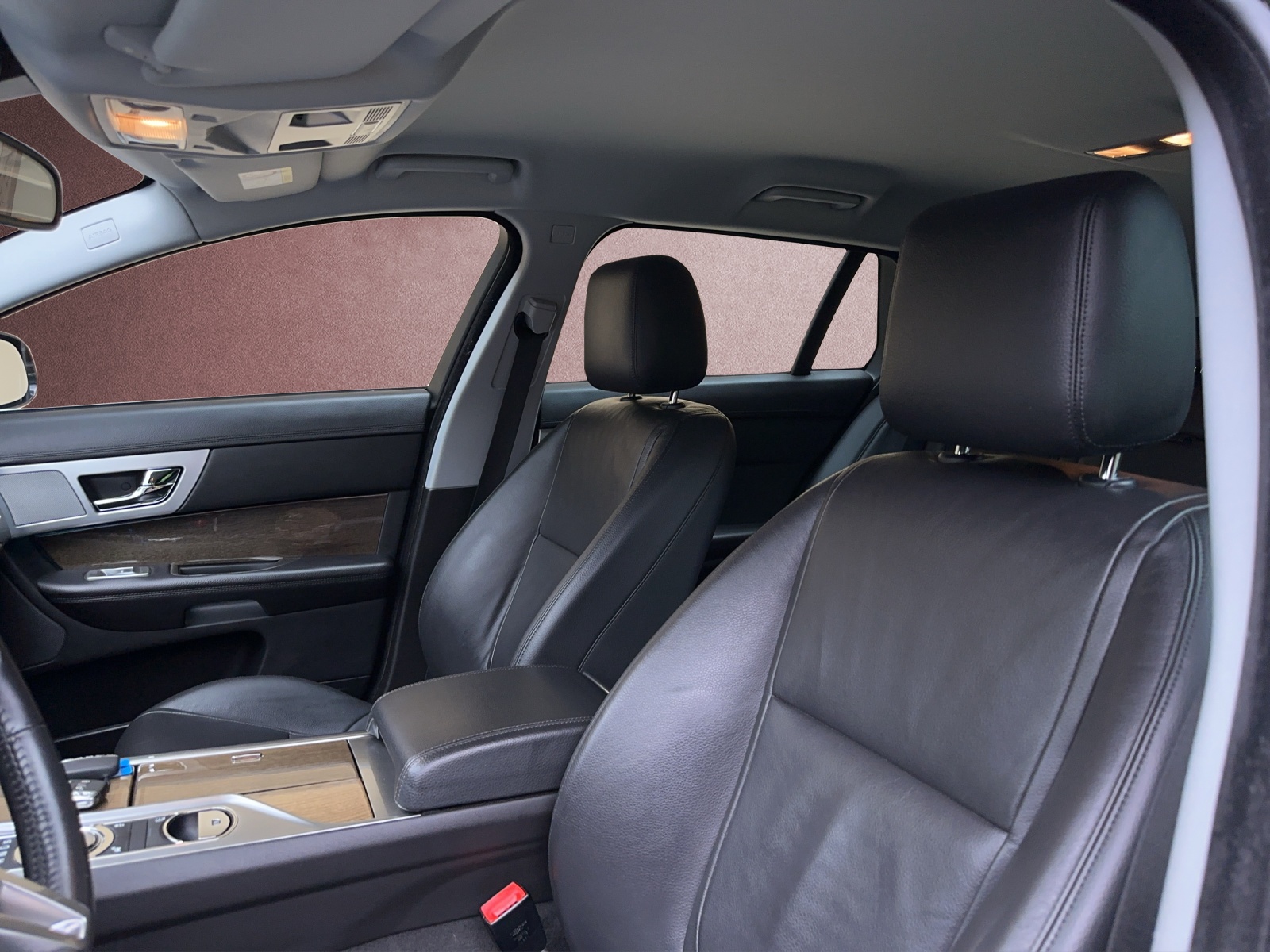 JAGUAR XF Sportbrake 2.2d Premium Luxury-image-12