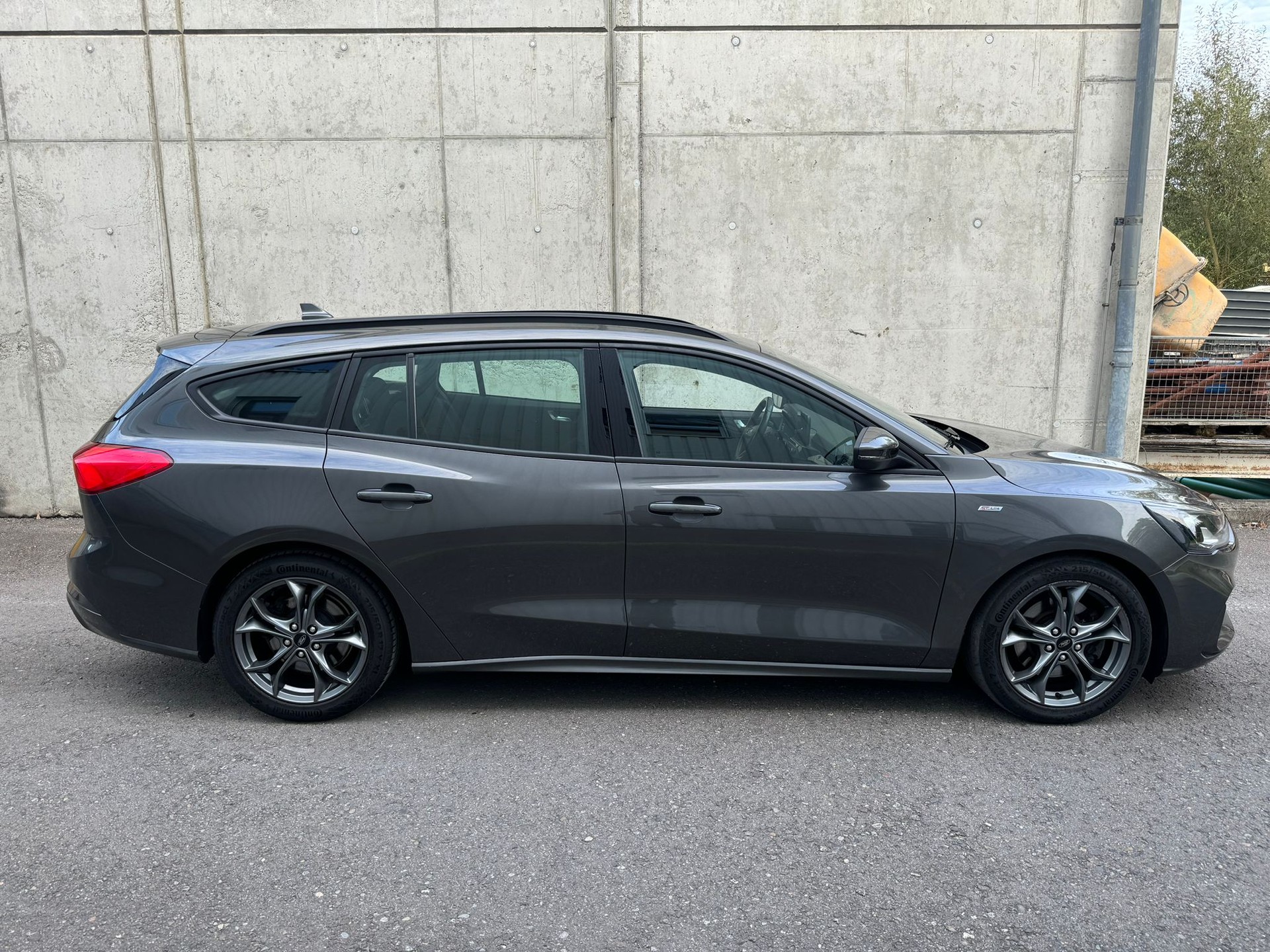 FORD Focus 1.5 TDCi ST Line Automatic-showroom-element-1
