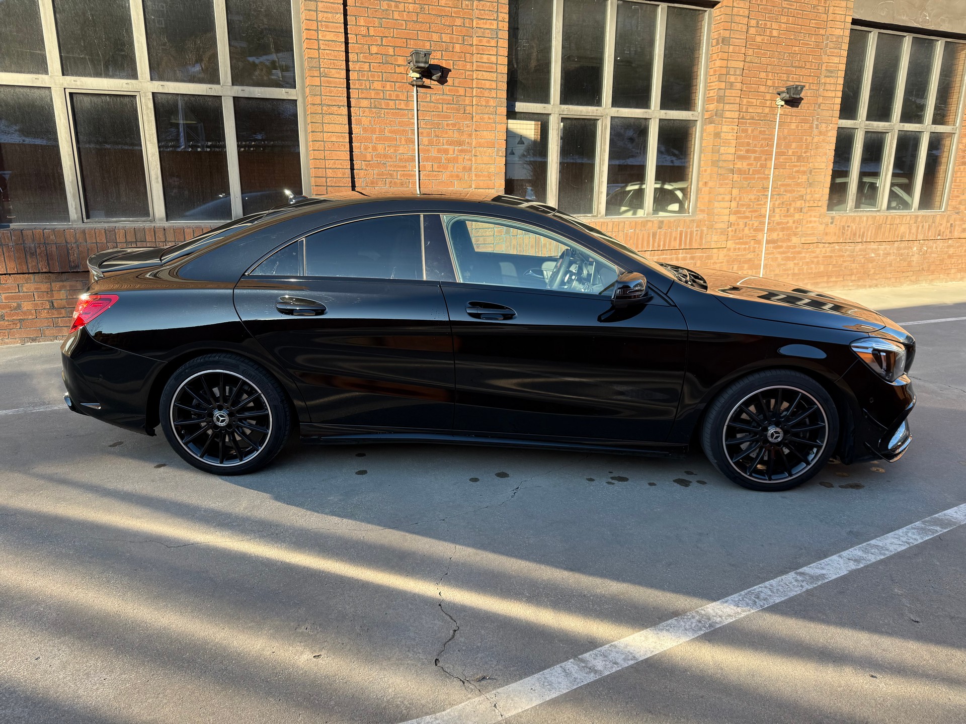 MERCEDES-BENZ CLA 250 AMG Line 7G-DCT 4Matic-image-6