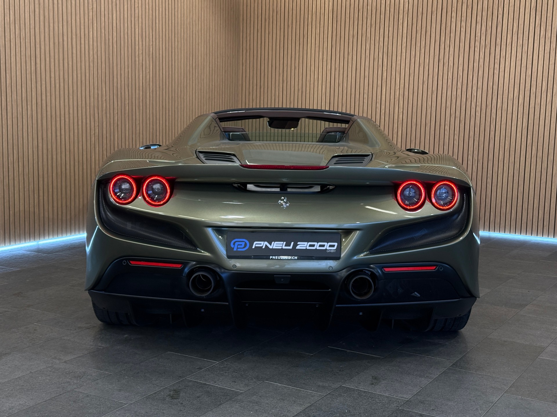 FERRARI F8 Spider *TAILOR MADE* Verde Masoni-image-16