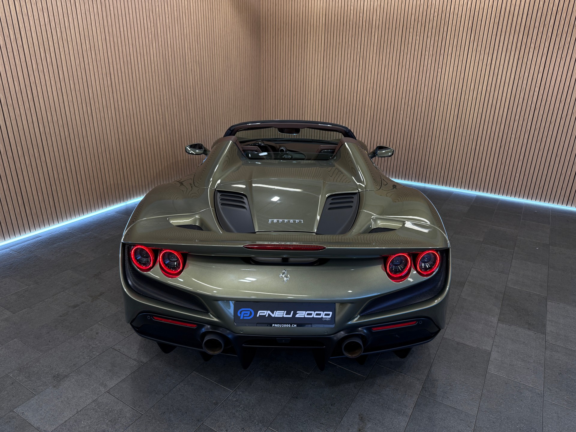 FERRARI F8 Spider *TAILOR MADE* Verde Masoni-image-6