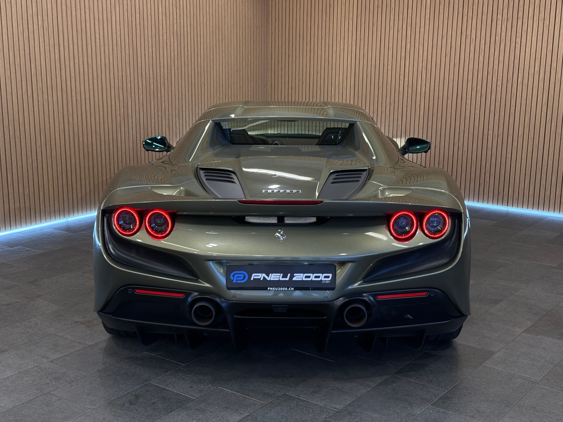 FERRARI F8 Spider *TAILOR MADE* Verde Masoni-image-15