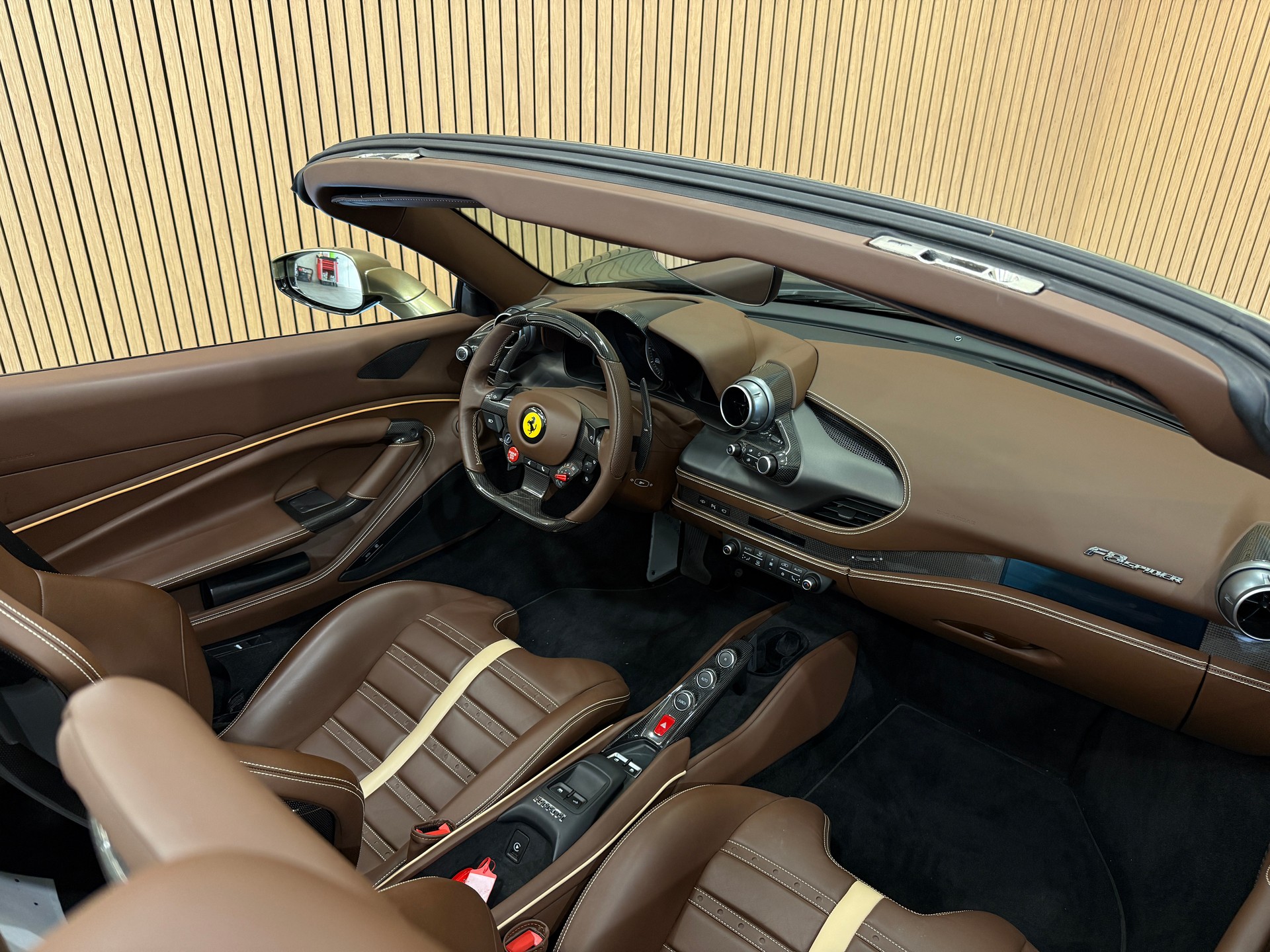 FERRARI F8 Spider *TAILOR MADE* Verde Masoni-image-17