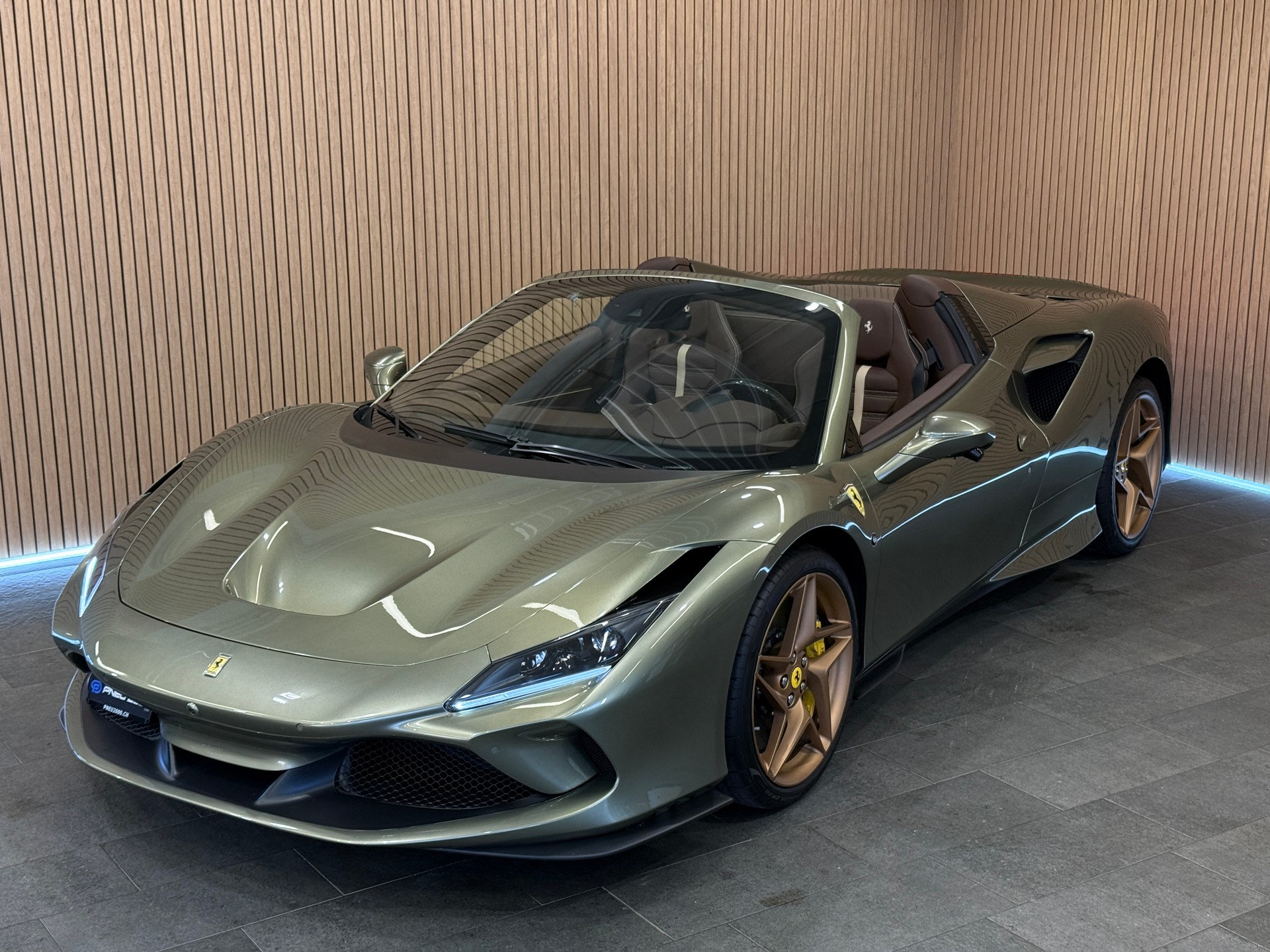 FERRARI F8 Spider *TAILOR MADE* Verde Masoni-image-27