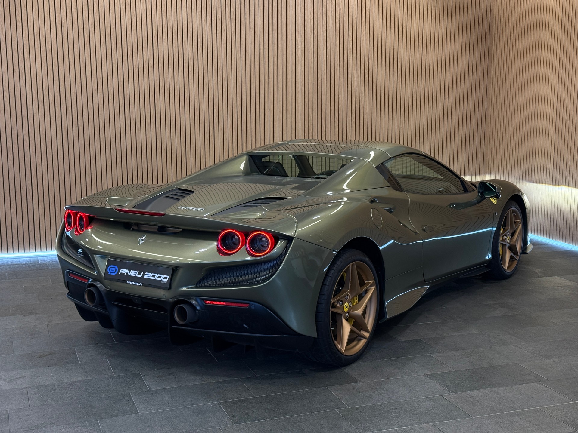 FERRARI F8 Spider *TAILOR MADE* Verde Masoni-image-14