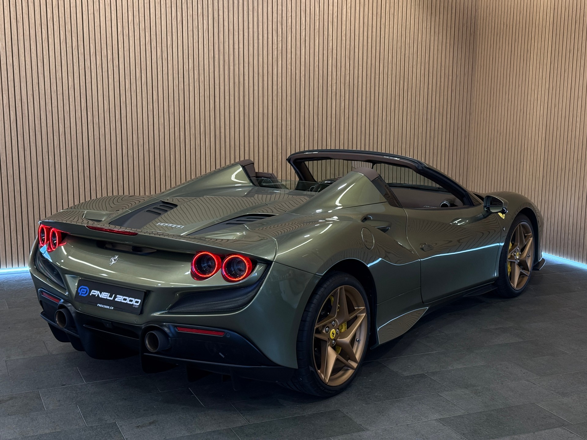 FERRARI F8 Spider *TAILOR MADE* Verde Masoni-image-4