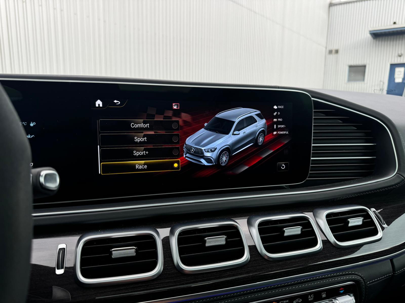 MERCEDES-BENZ GLE 63 S AMG BRABUS Bodykit All in Black Performance 720PS 4Matic+ 9G-Speedshift Vollausstattung-image-19