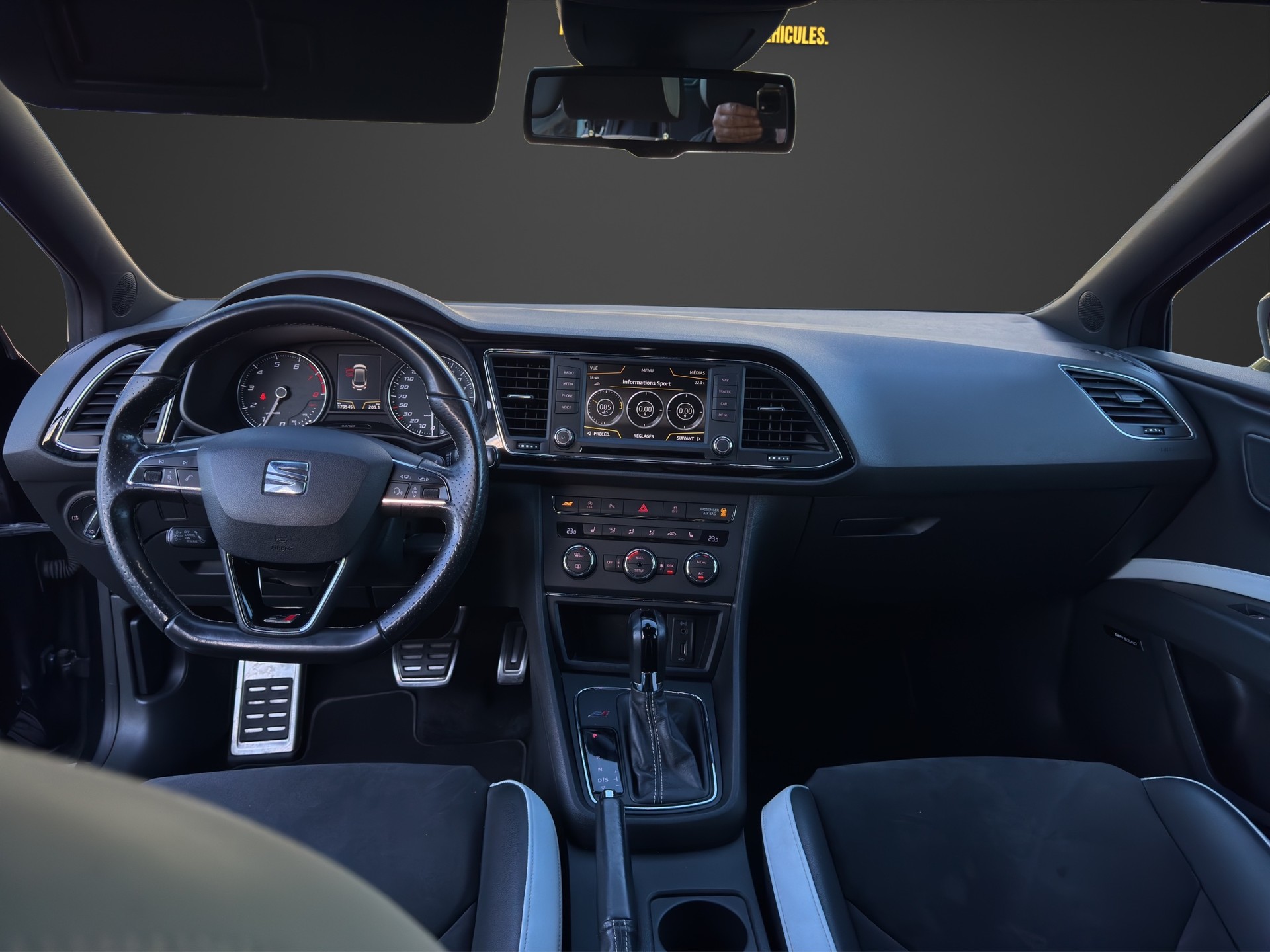 SEAT Leon ST 2.0 TSI Cupra 280 DSG-image-9