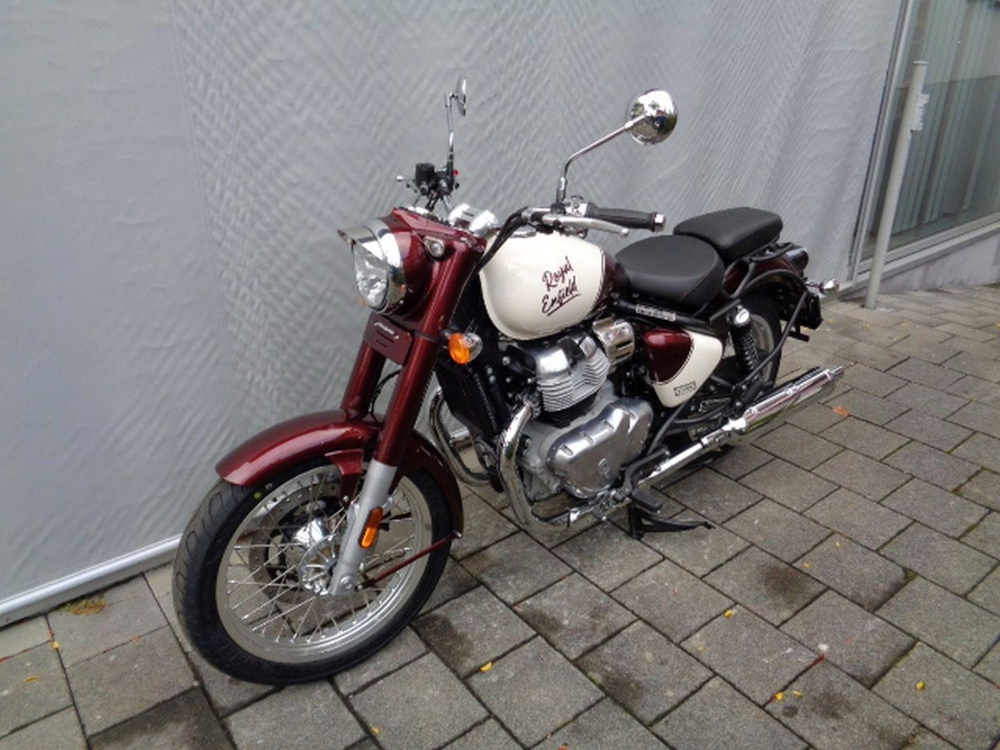 ROYAL ENFIELD CLASSIC 650-showroom-element-1