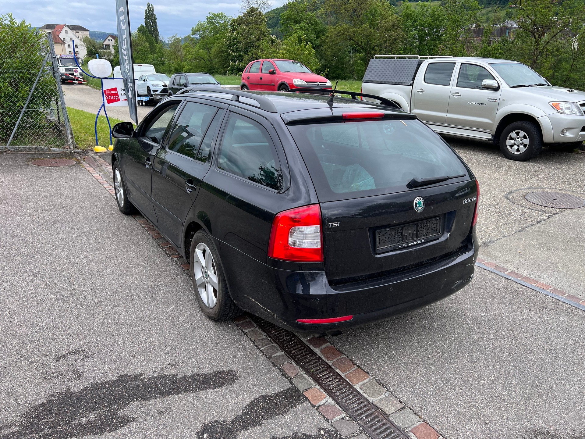 SKODA Octavia Combi 1.4 TSI Ambiente-image-1