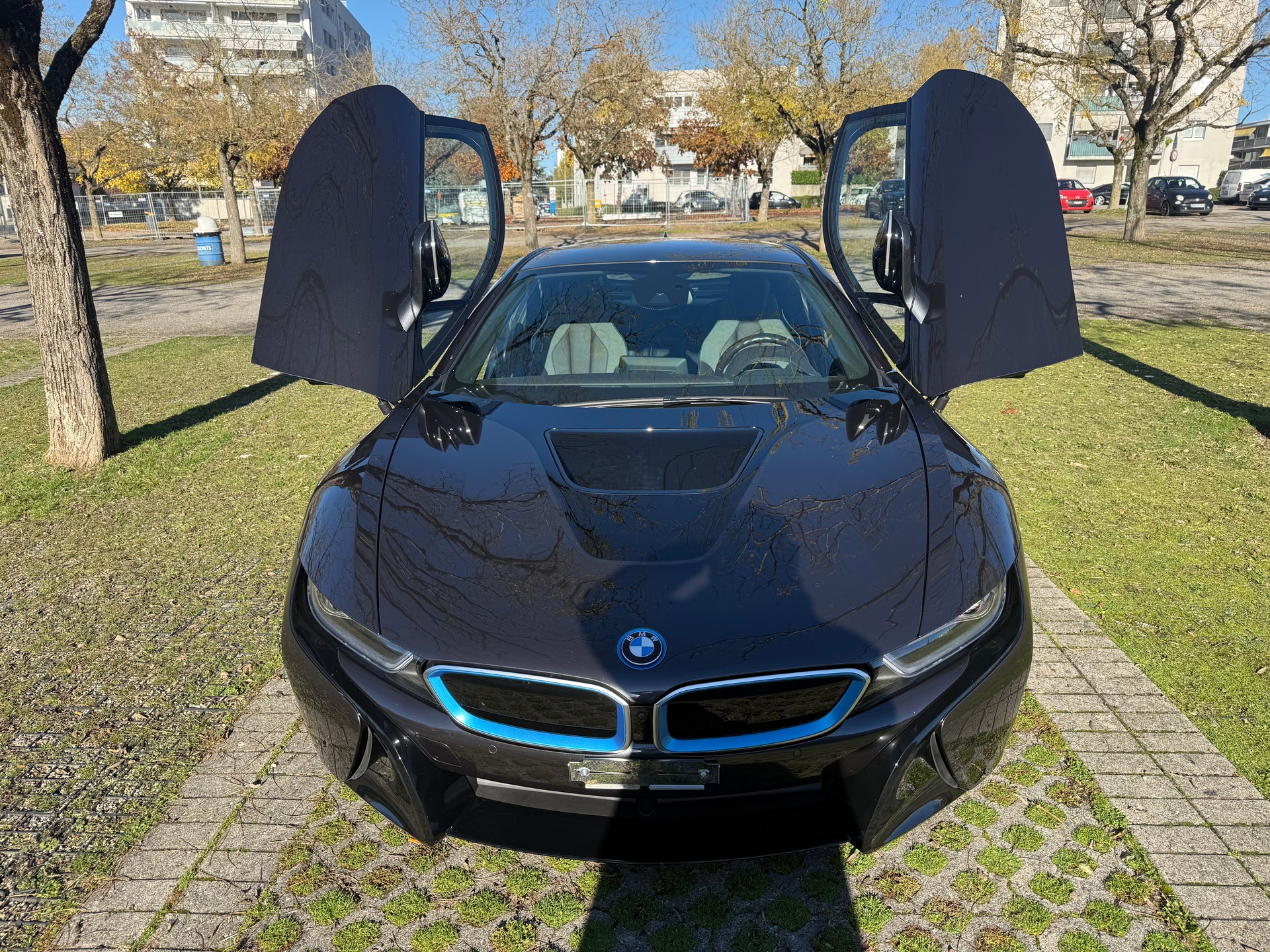 BMW i8 Coupé-image-1