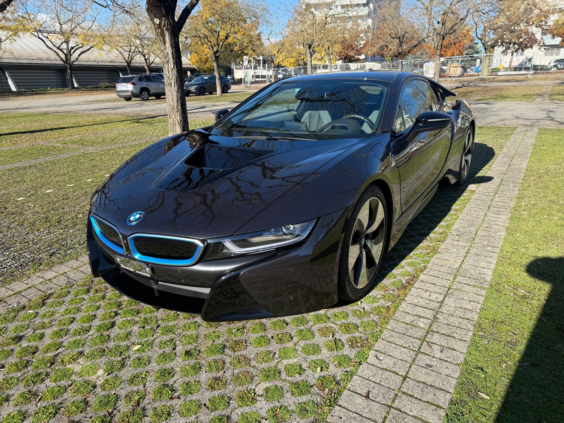 BMW i8 Coupé-image-0