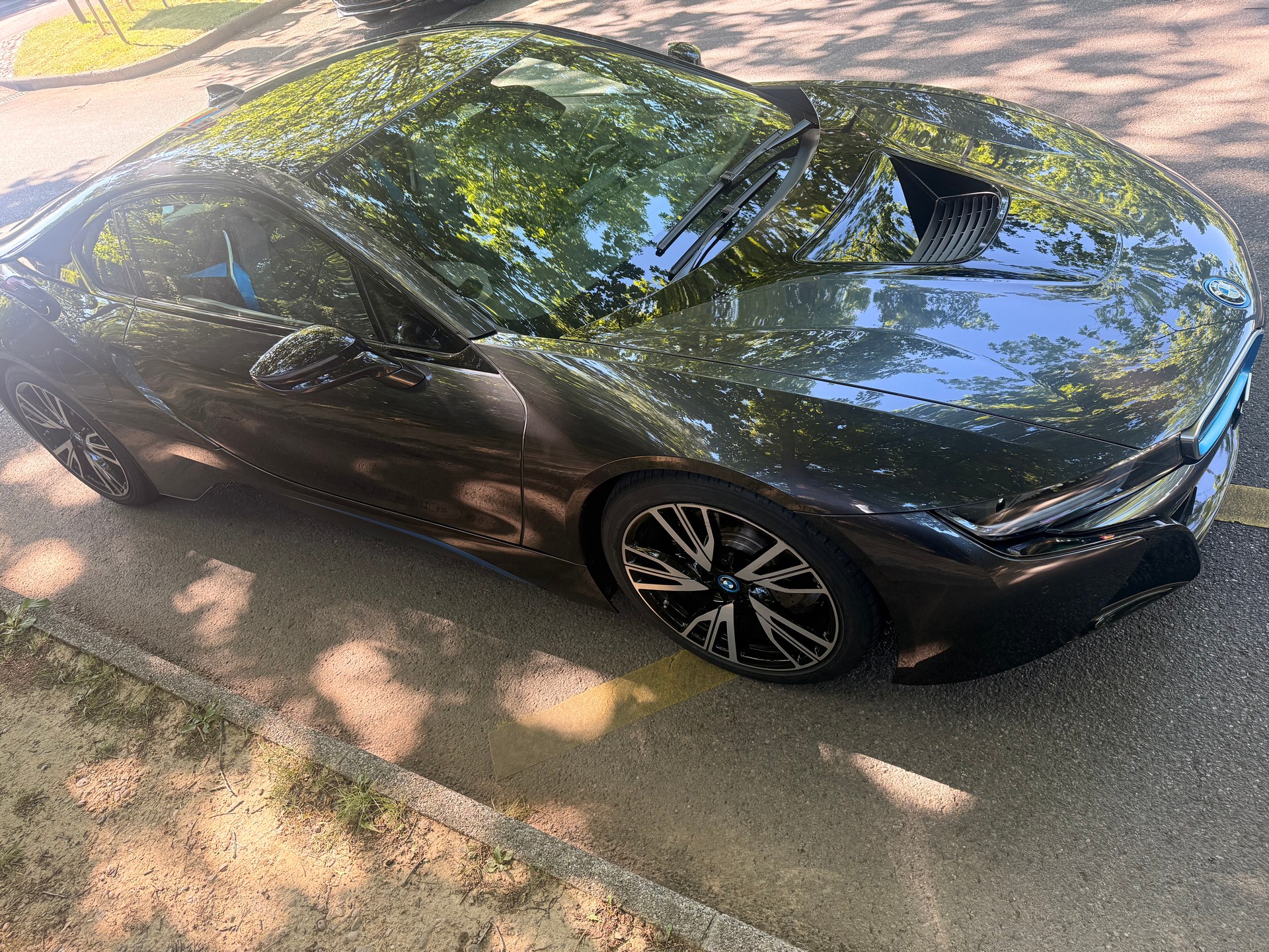 BMW i8 Coupé-image-2
