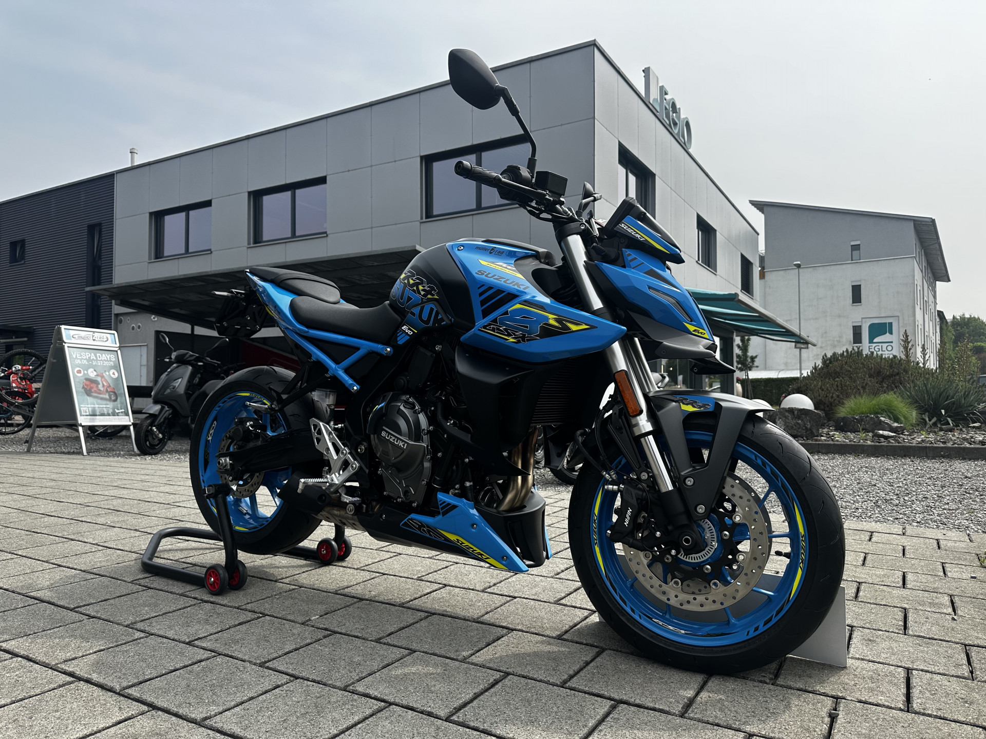 SUZUKI GSX-8S EVO-showroom-element-1