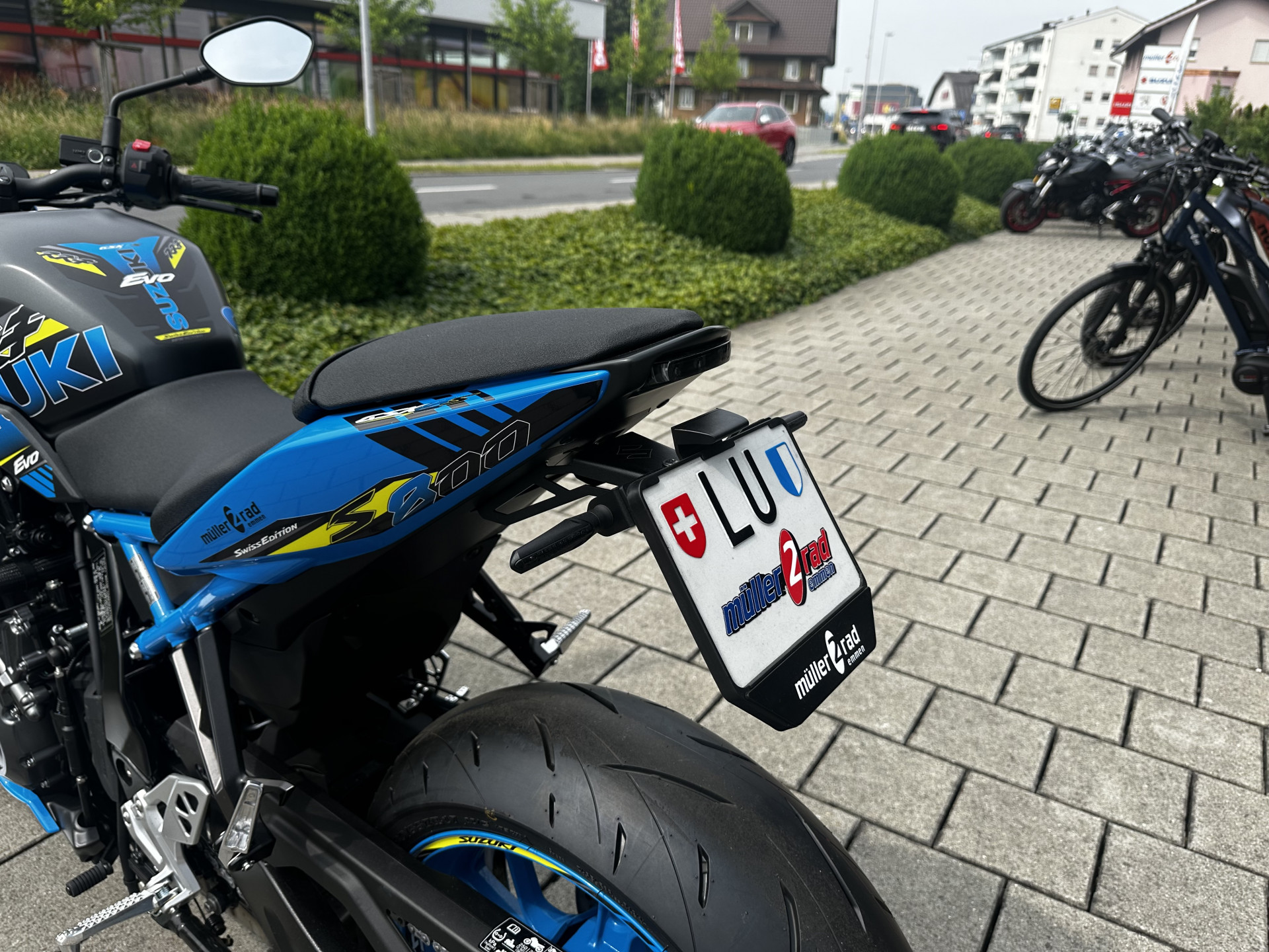 SUZUKI GSX-8S EVO-showroom-element-2