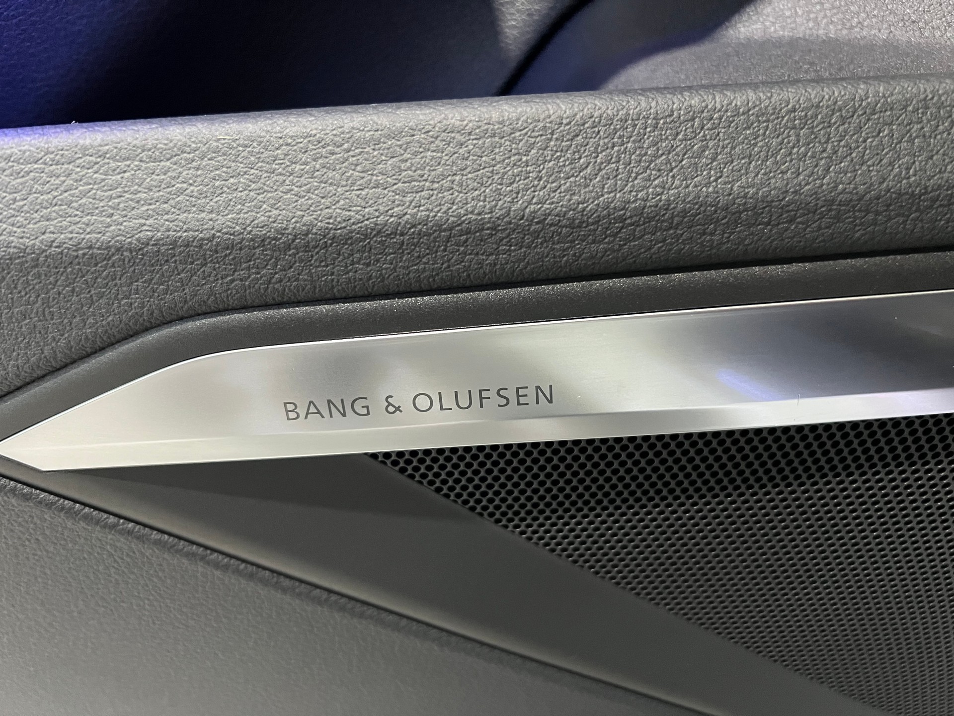 AUDI e-tron 55 Sportback Advanced Black Edition qu*Panodach,AHK,Werksgarantie bis 2026**-image-13