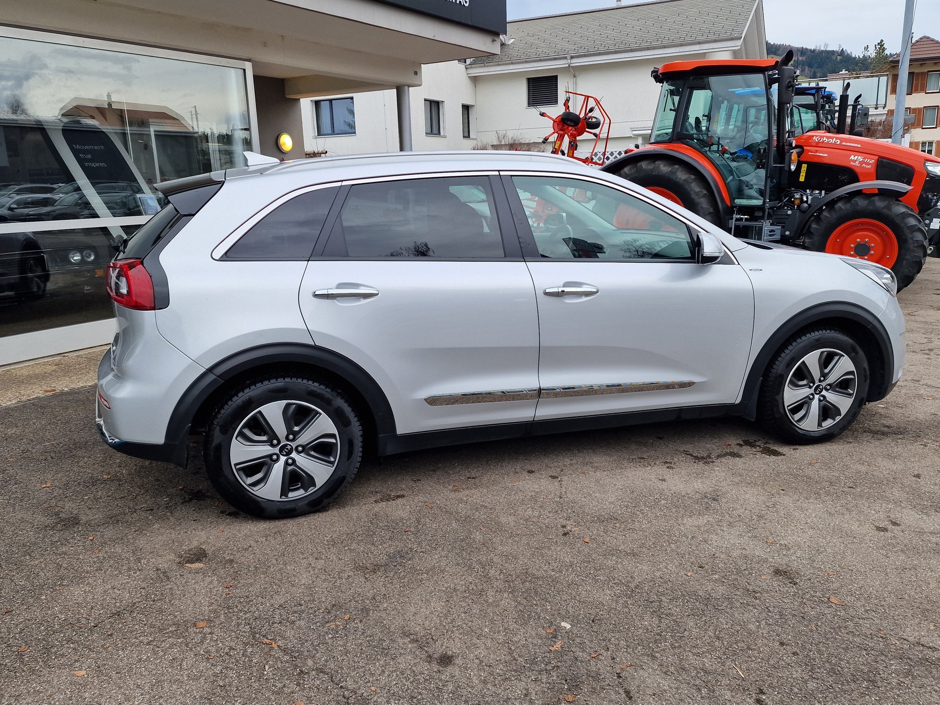 KIA Niro 1.6GDi Plug-in Hybrid DCT-image-1