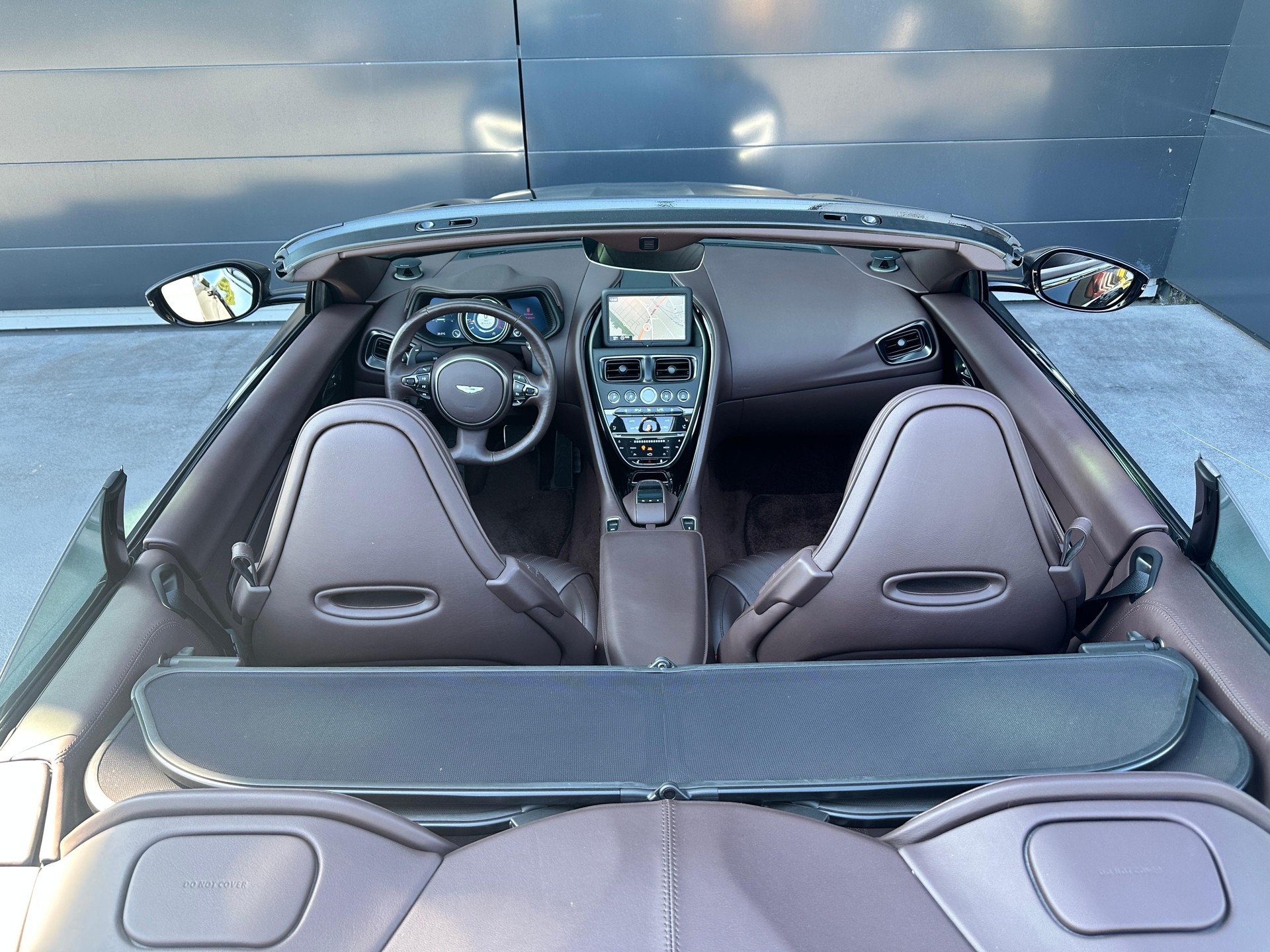 ASTON MARTIN DB11 Volante 4.0 V8 Bi-Turbo-image-13