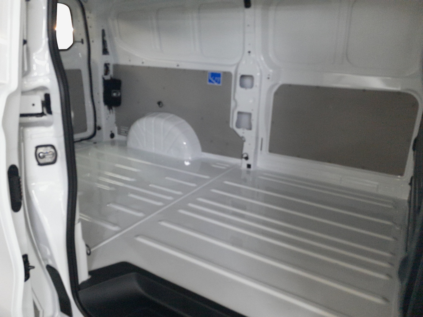 VW Transporter 2.0 TDI 4Motion Lang Automat-image-11