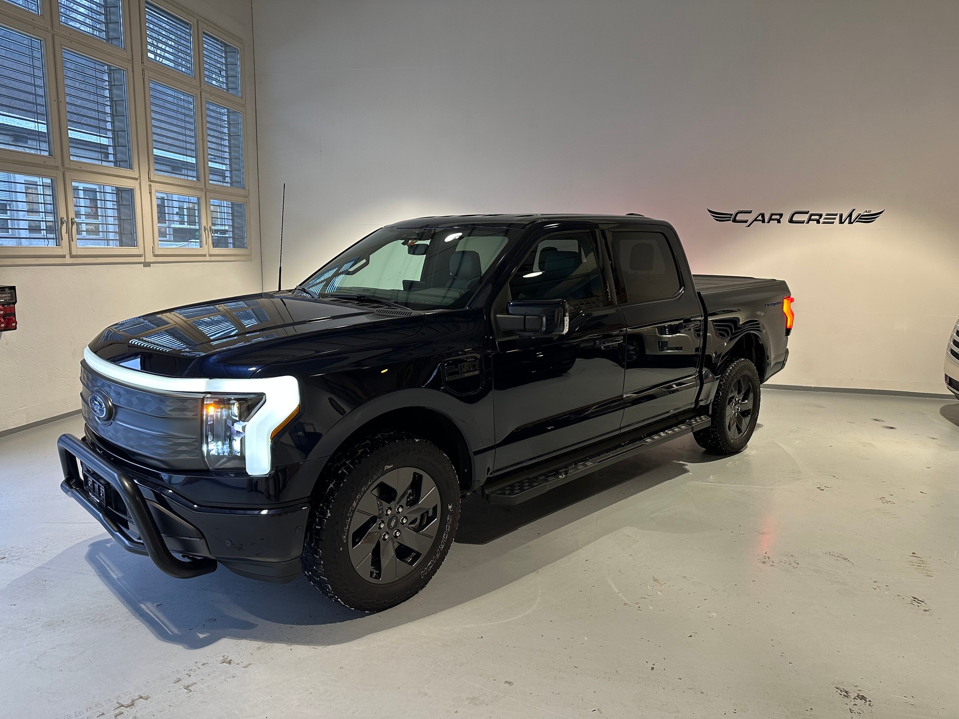 FORD F-150 Lightning-image-2