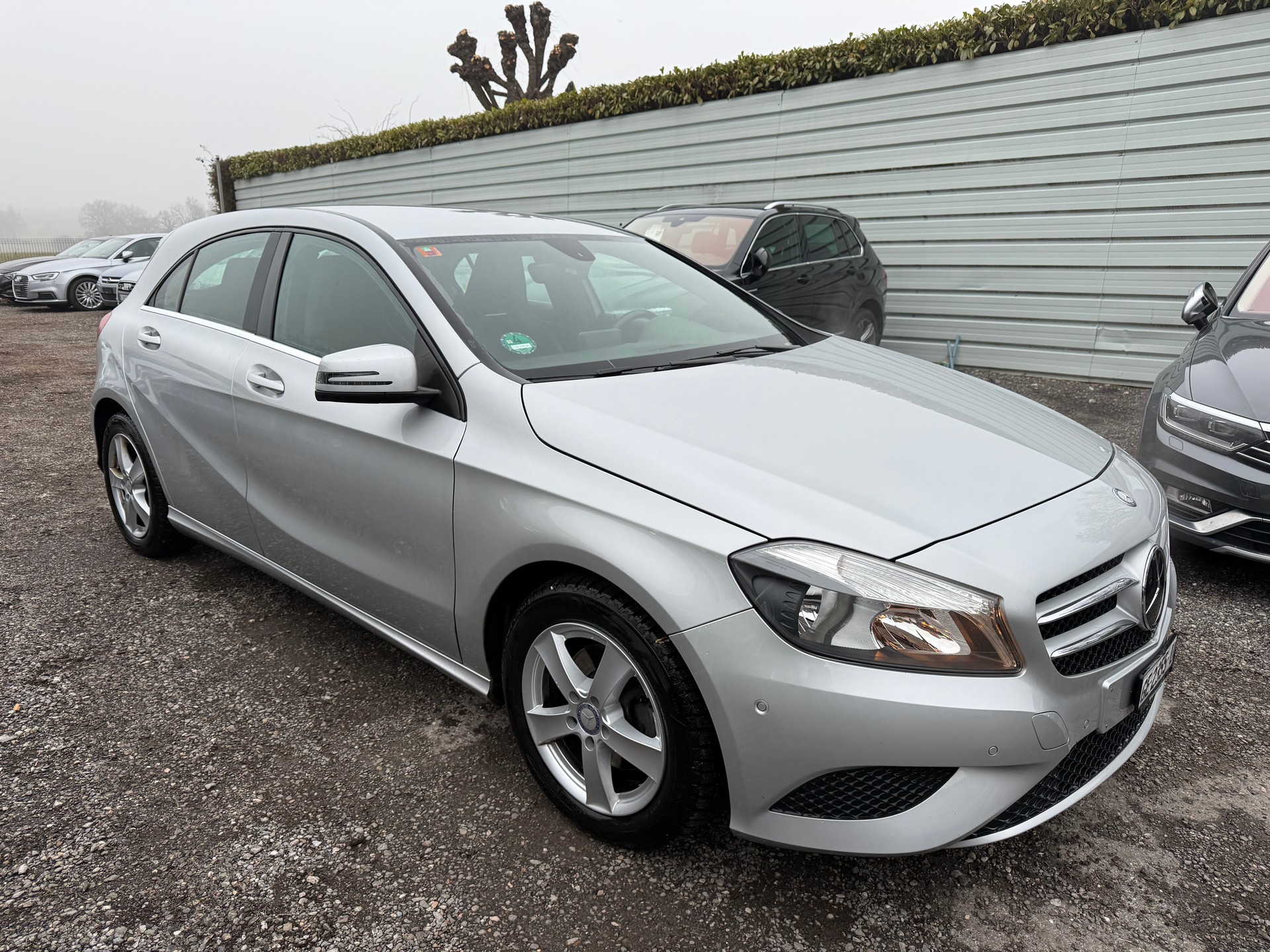 MERCEDES-BENZ A 180 Urban 7G-DCT-showroom-element-1