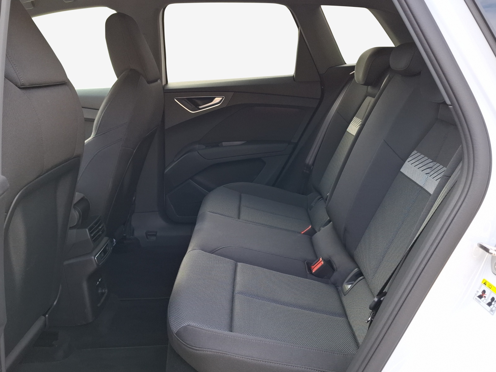 AUDI Q4 e-tron 35-image-12