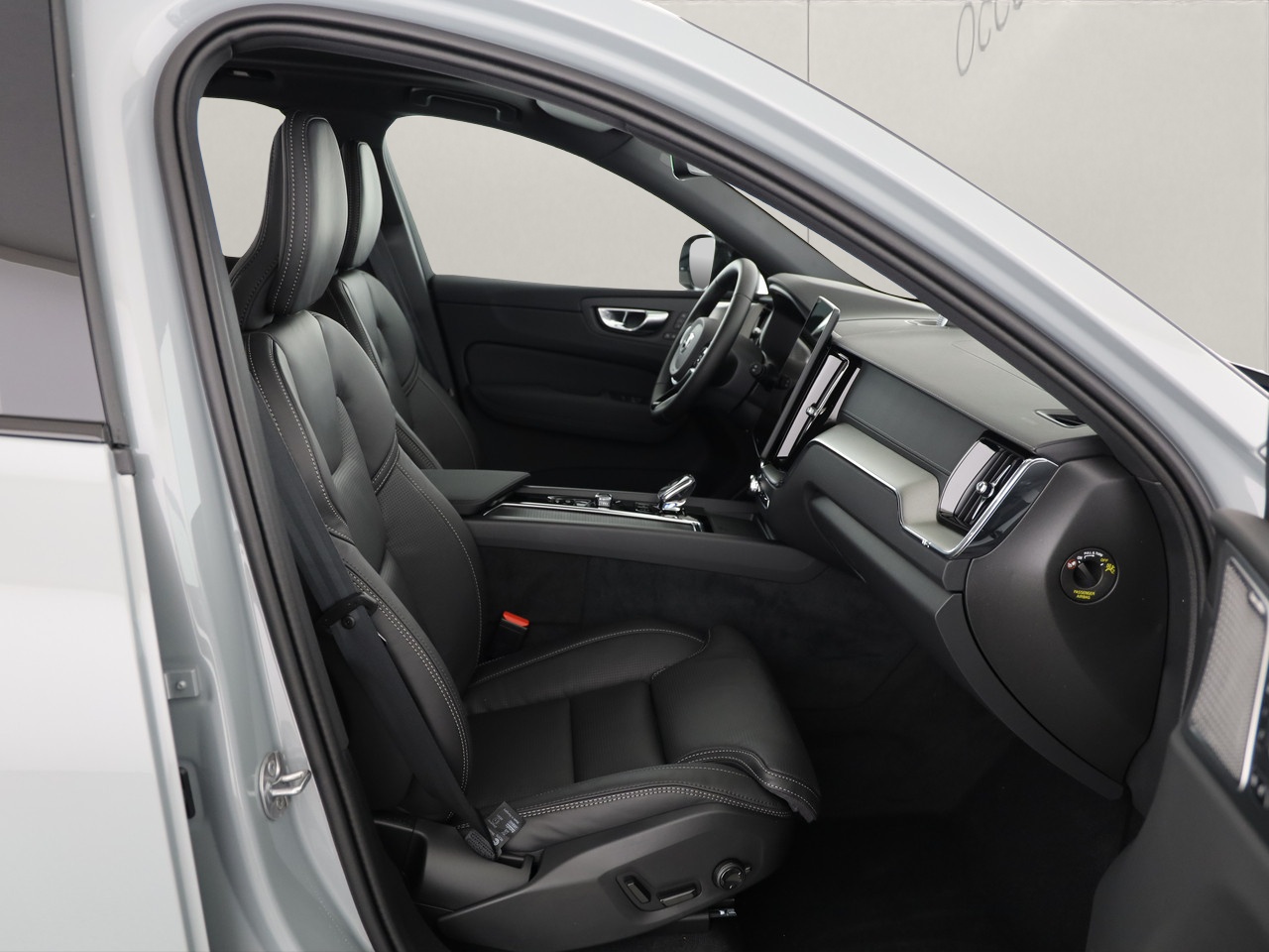VOLVO XC60 2.0 T6 TE Black Edition eAWD-image-8