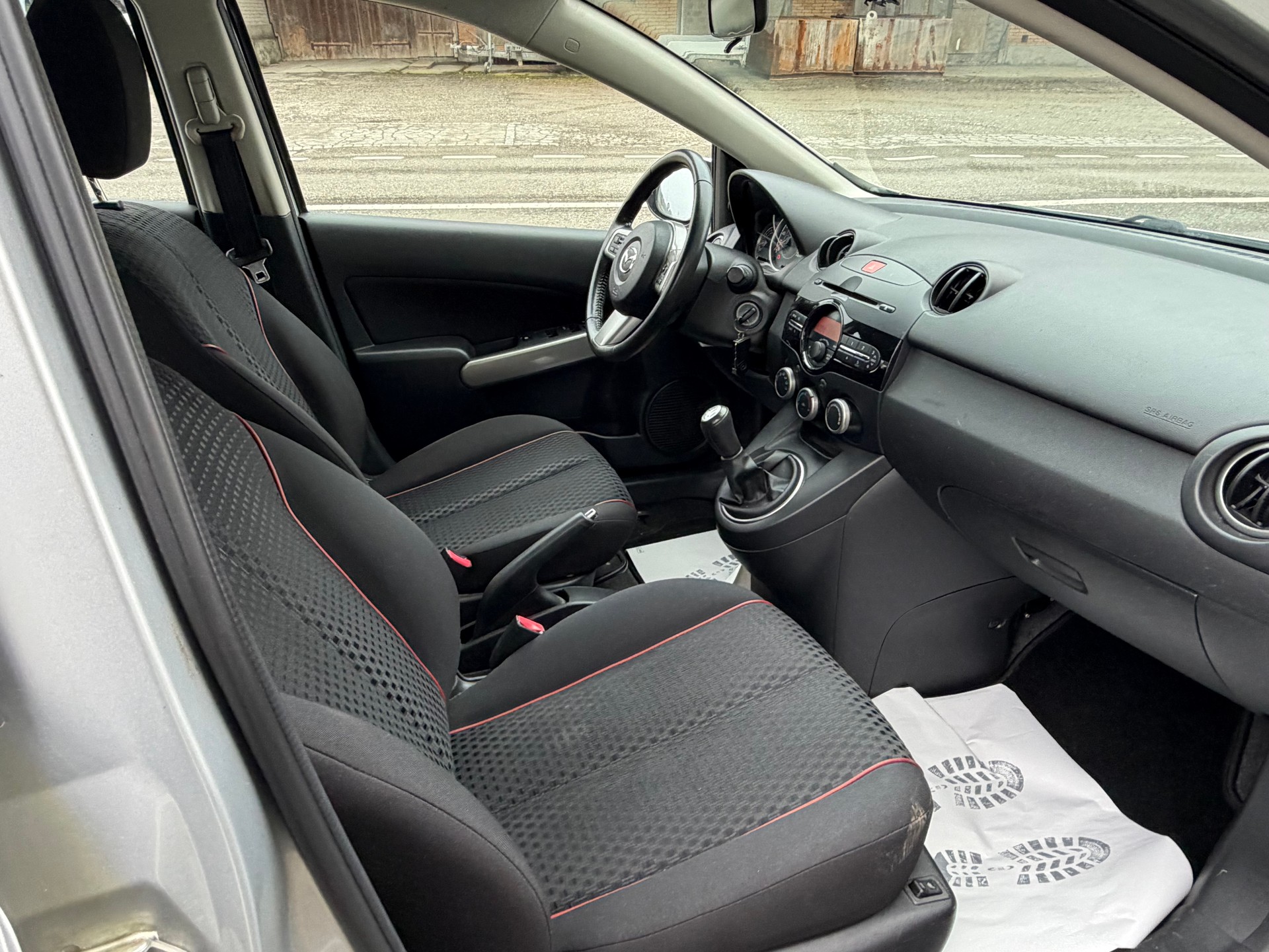 MAZDA 2 1.5i 16V Sport-image-8