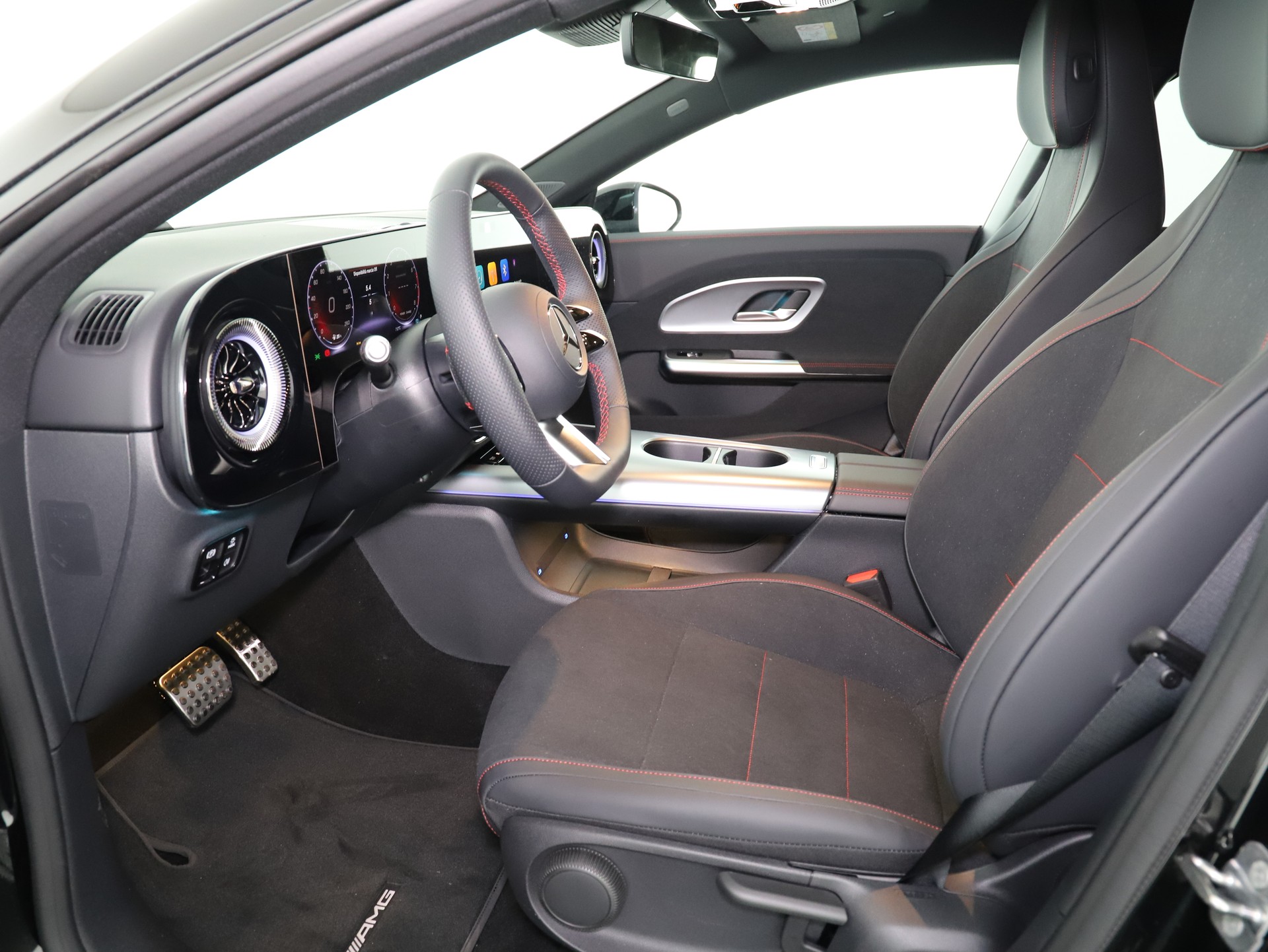 MERCEDES-BENZ CLA 200 8G-DCT-image-9