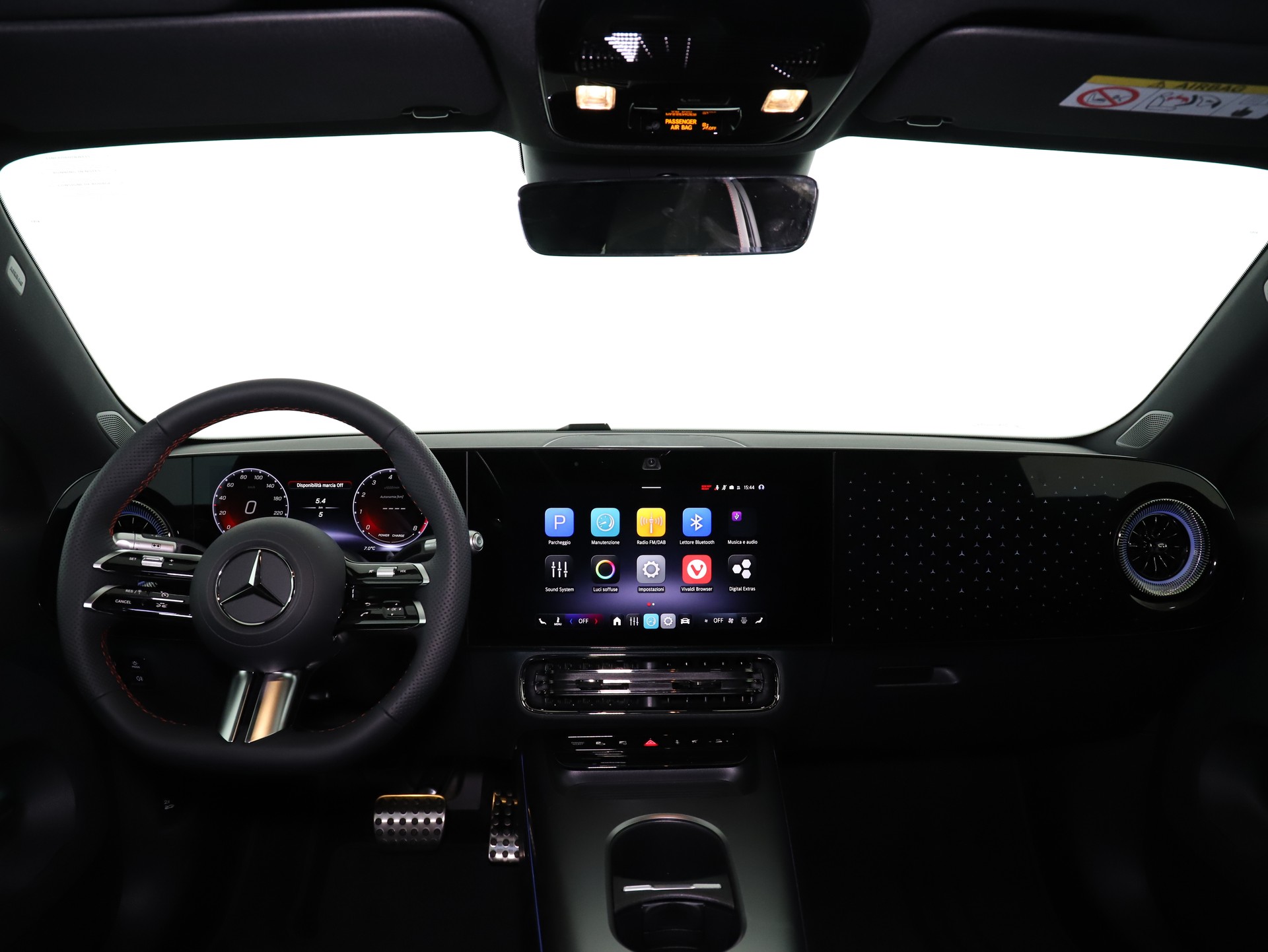 MERCEDES-BENZ CLA 200 8G-DCT-image-13