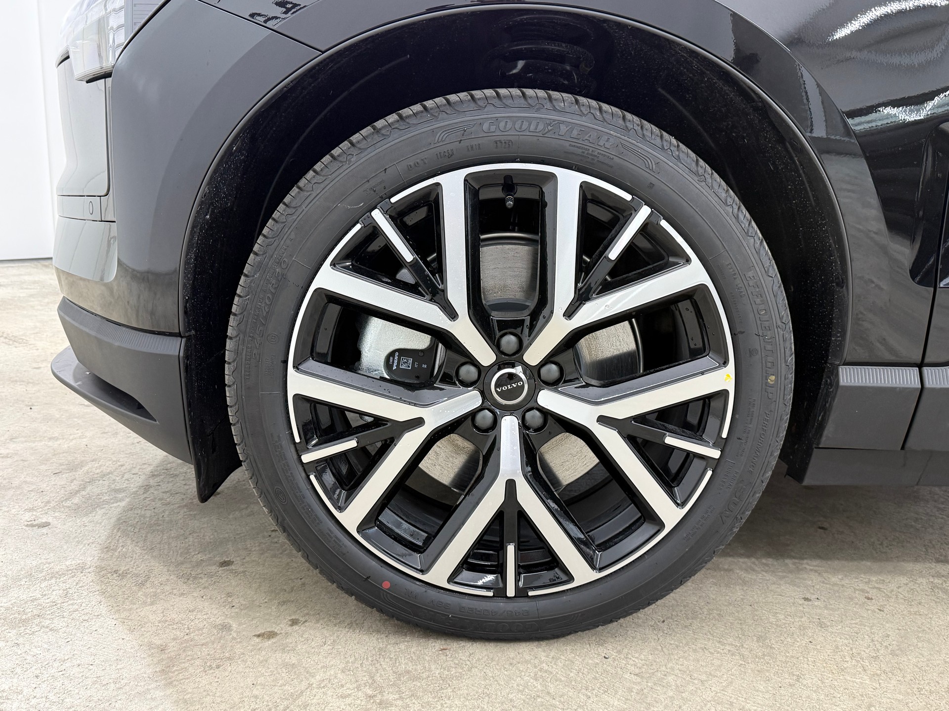 VOLVO EX 30 E60 Twin Plus Performance-image-7