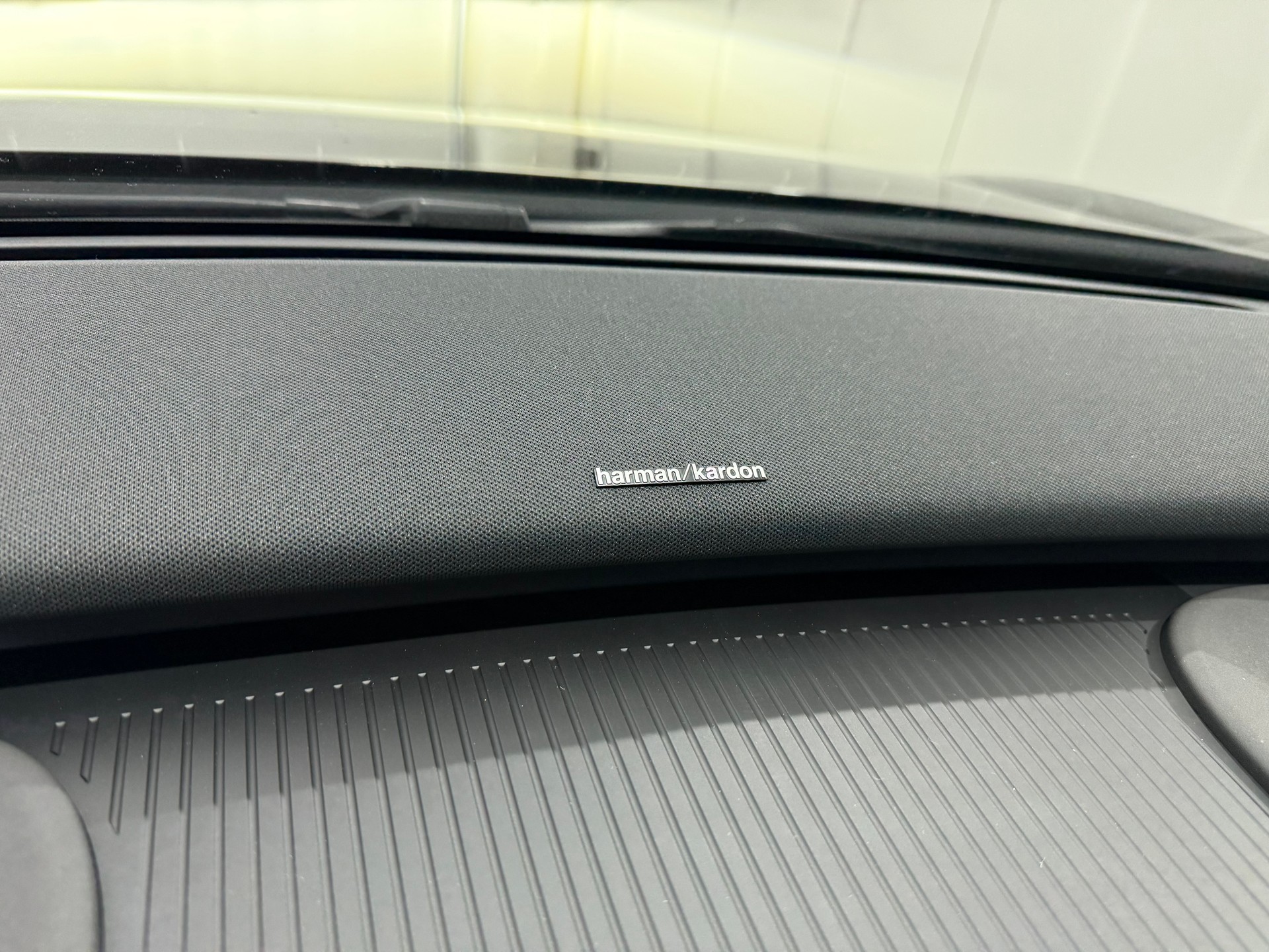 VOLVO EX 30 E60 Twin Plus Performance-image-9