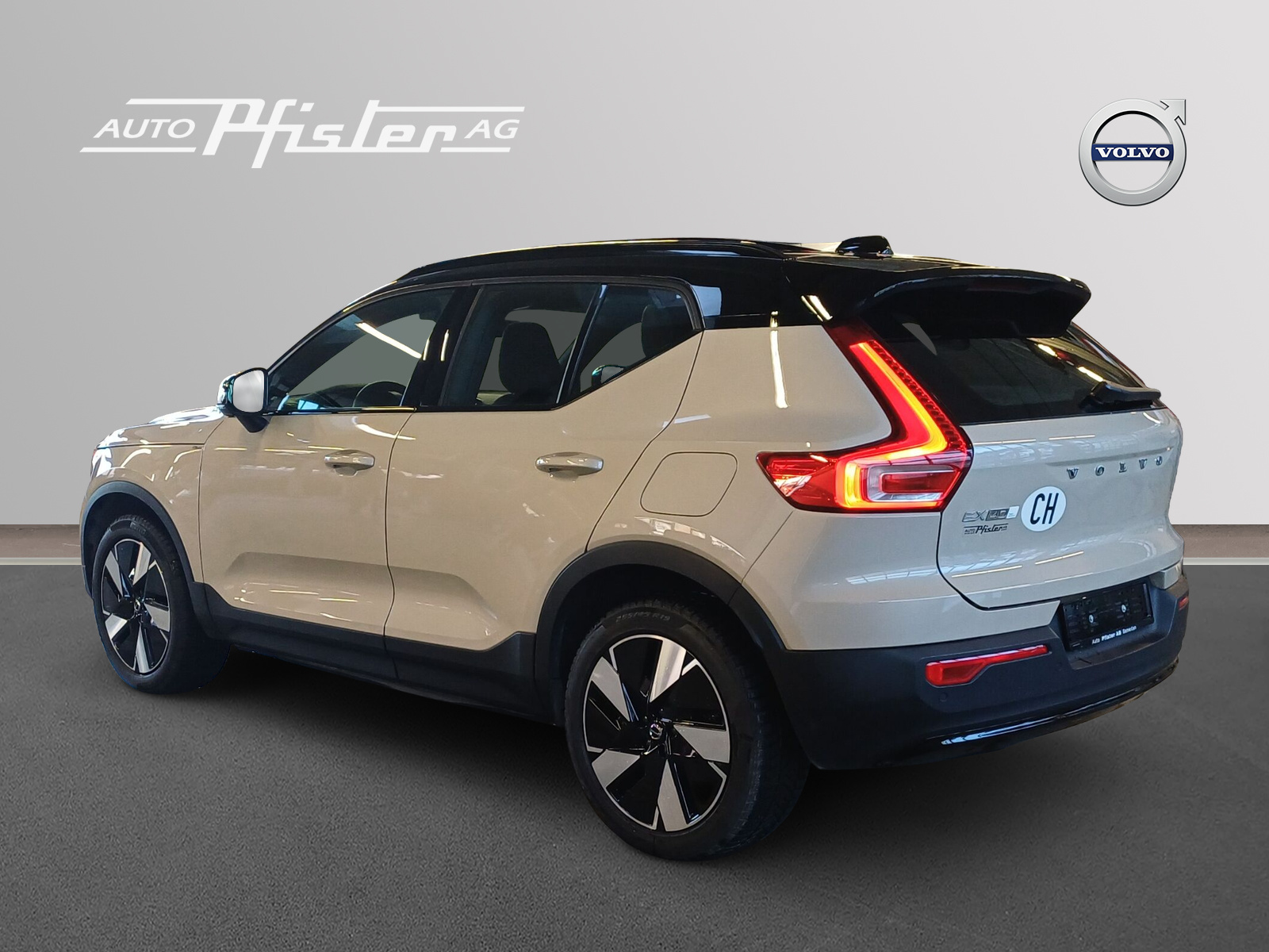VOLVO EX40 Twin Performance Ultra AWD-image-3