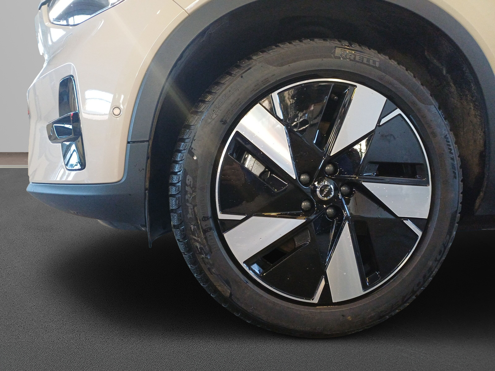 VOLVO EX40 Twin Performance Ultra AWD-image-4
