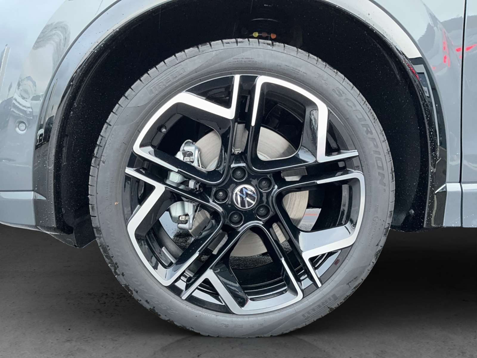 VW Tiguan 2.0 TSI DSG R-Line 4Motion-image-12