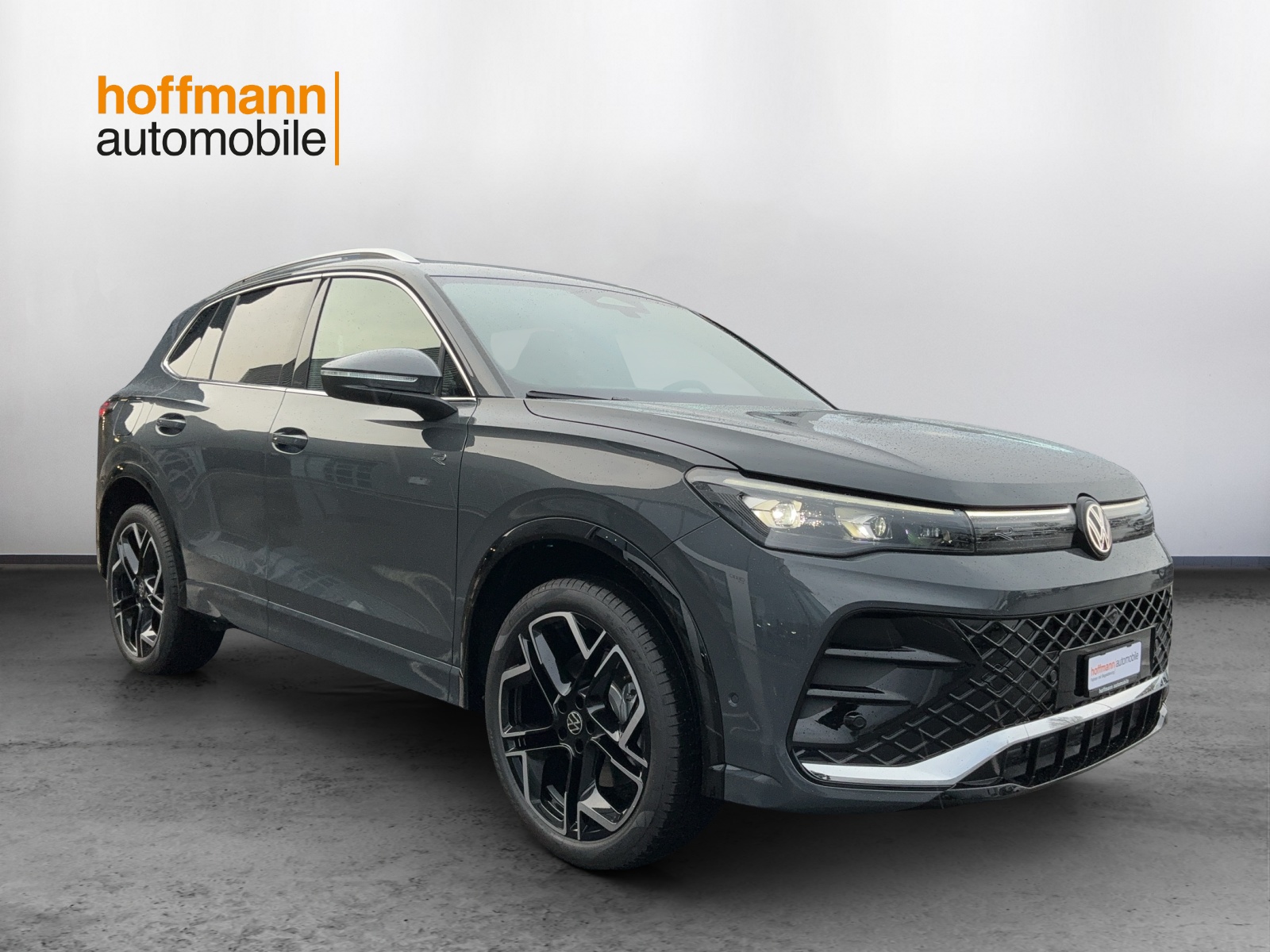 VW Tiguan 2.0 TSI DSG R-Line 4Motion-image-2