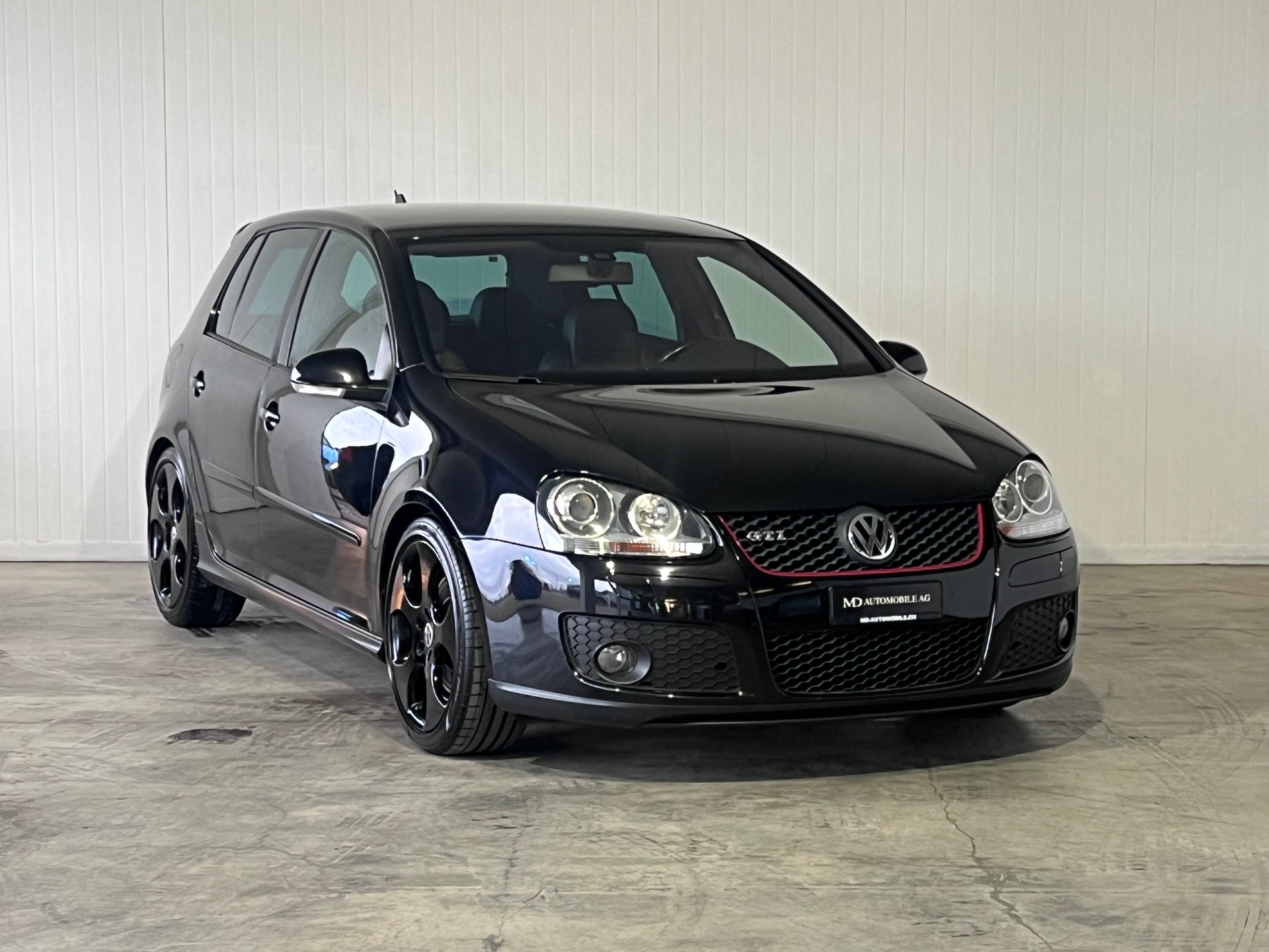 VW Golf 2.0 TFSI GTI-image-2