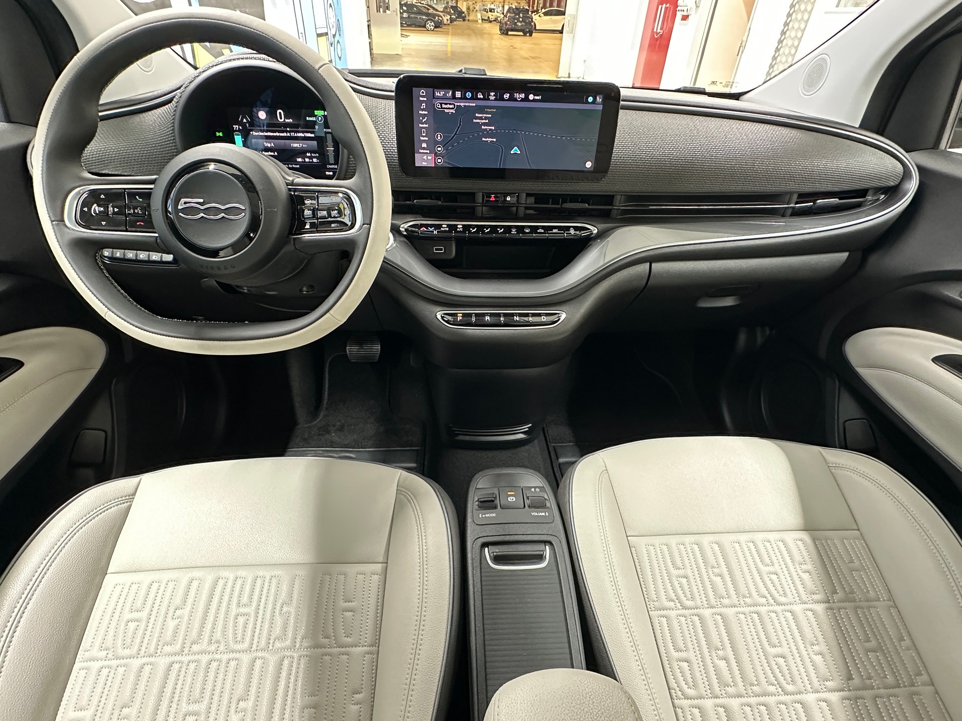 FIAT 500 electric 87 kW La Prima-image-9