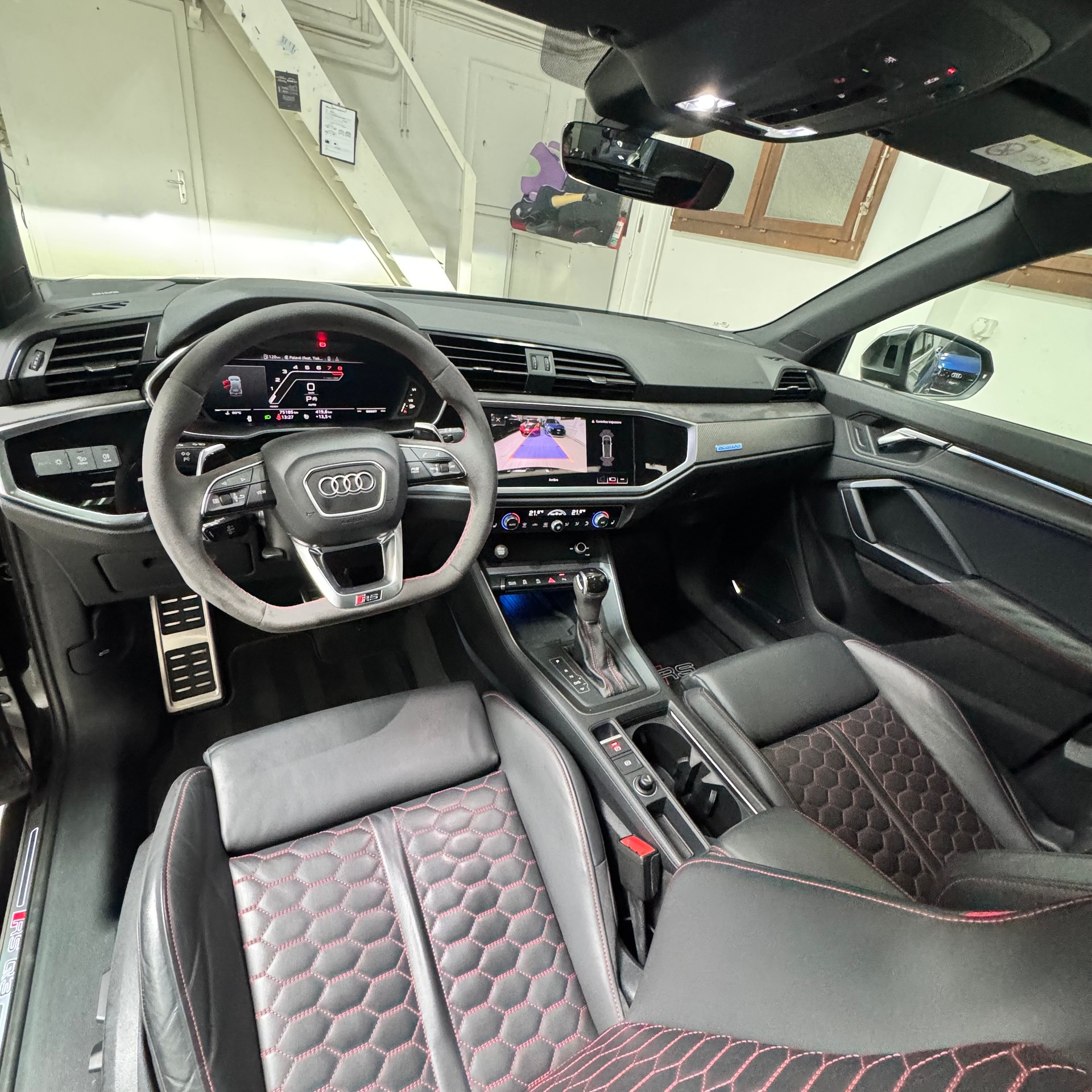 AUDI RS Q3 2.5 TFSI quattro S tronic-image-15