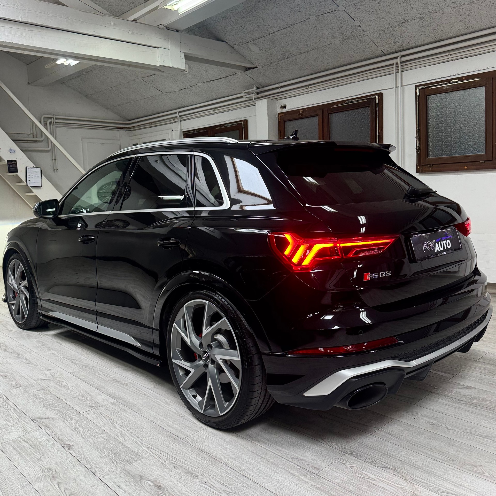 AUDI RS Q3 2.5 TFSI quattro S tronic-image-5
