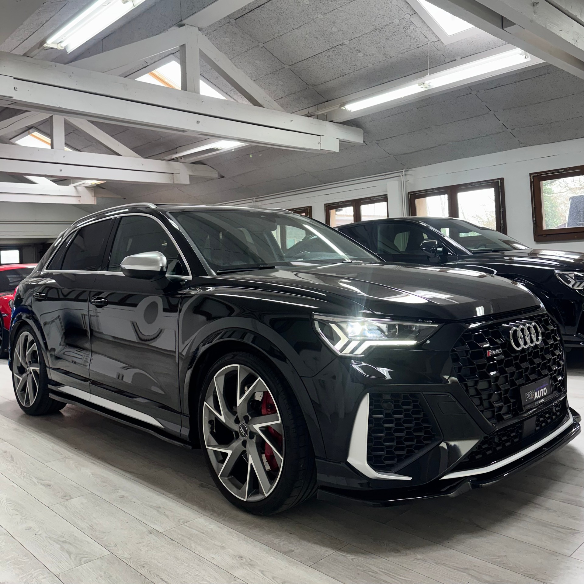 AUDI RS Q3 2.5 TFSI quattro S tronic-image-2