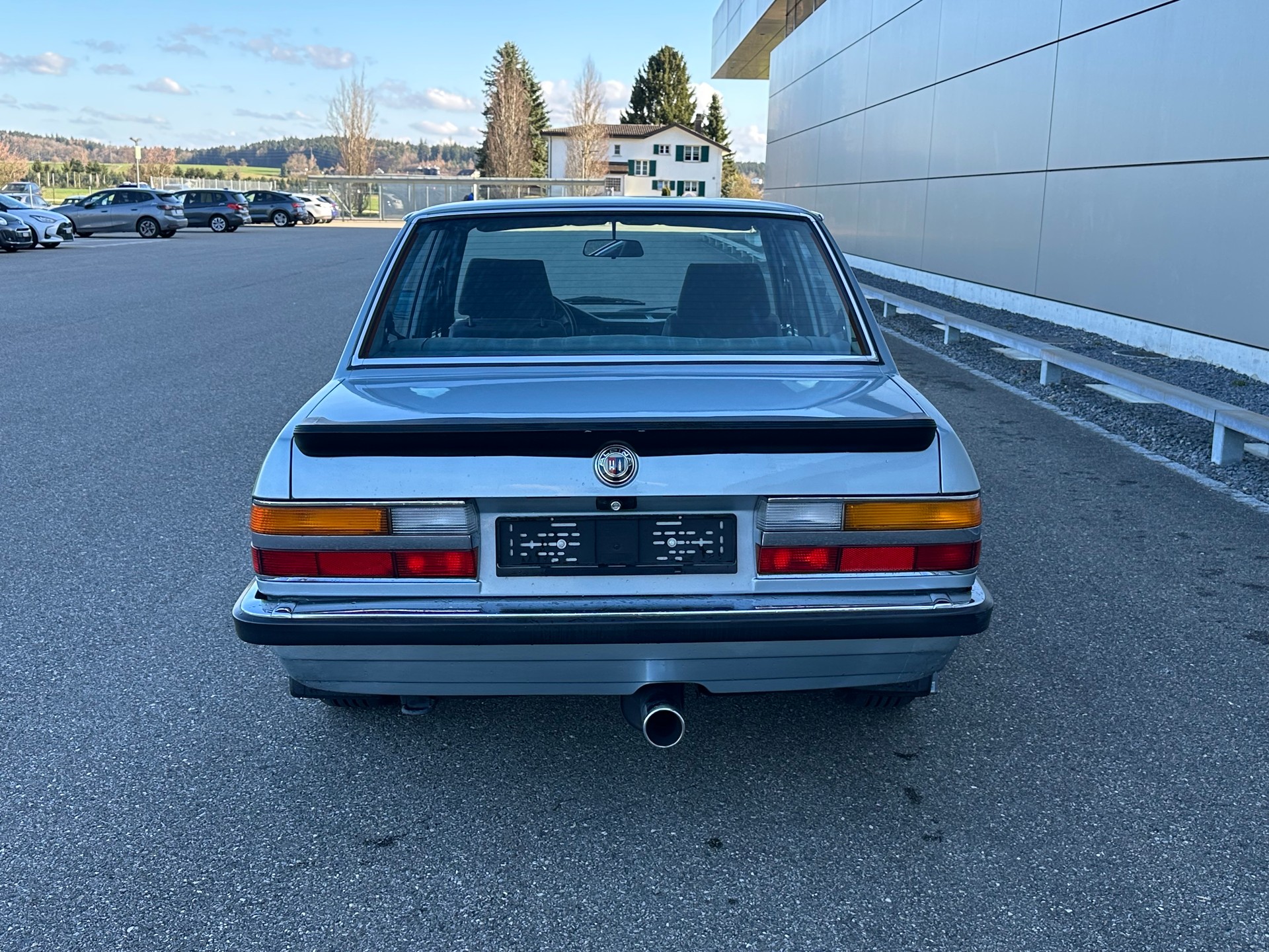 BMW 520i-image-3