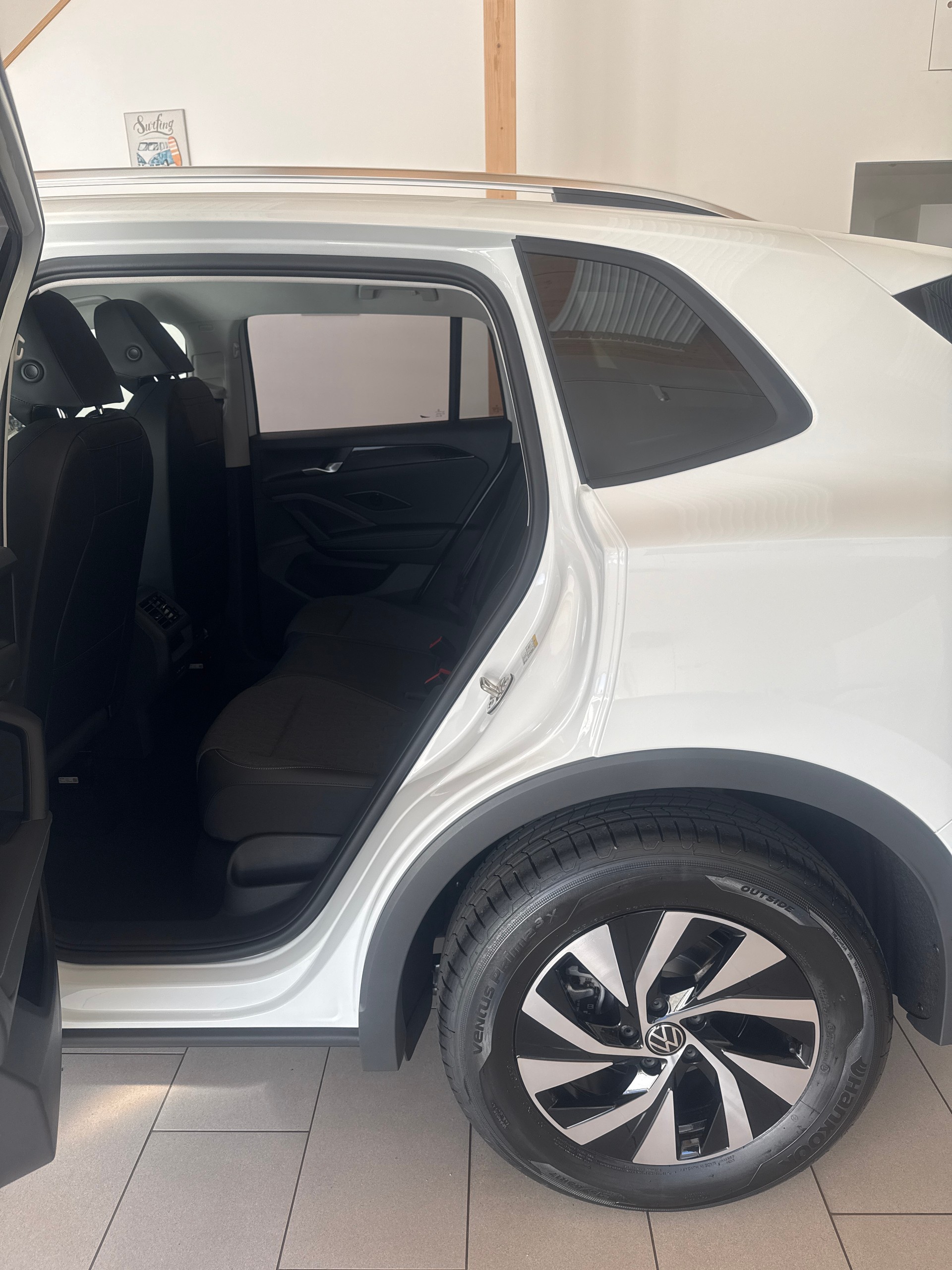 VW Tiguan 2.0 TSI Life United DSG 4motion-image-4