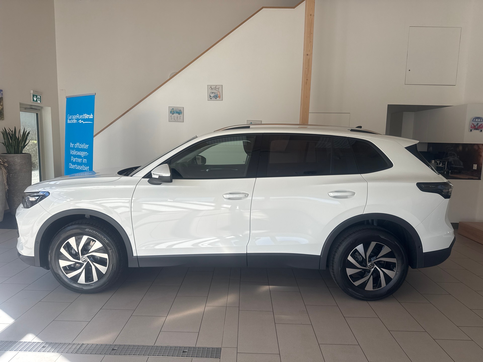VW Tiguan 2.0 TSI Life United DSG 4motion-image-1