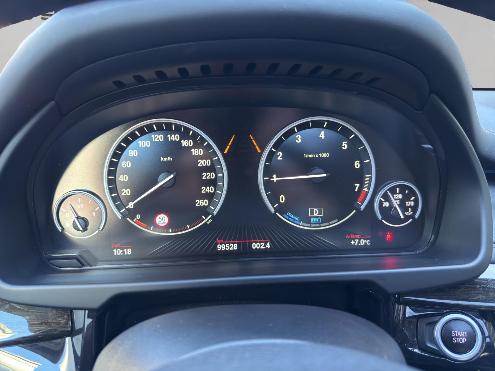 BMW X5 40e xDrive paddles-image-7