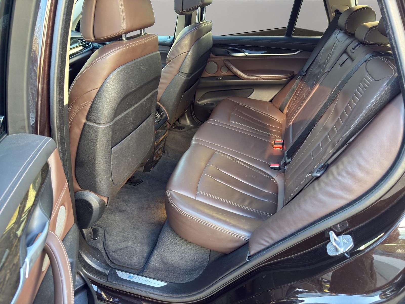 BMW X5 40e xDrive paddles-image-11