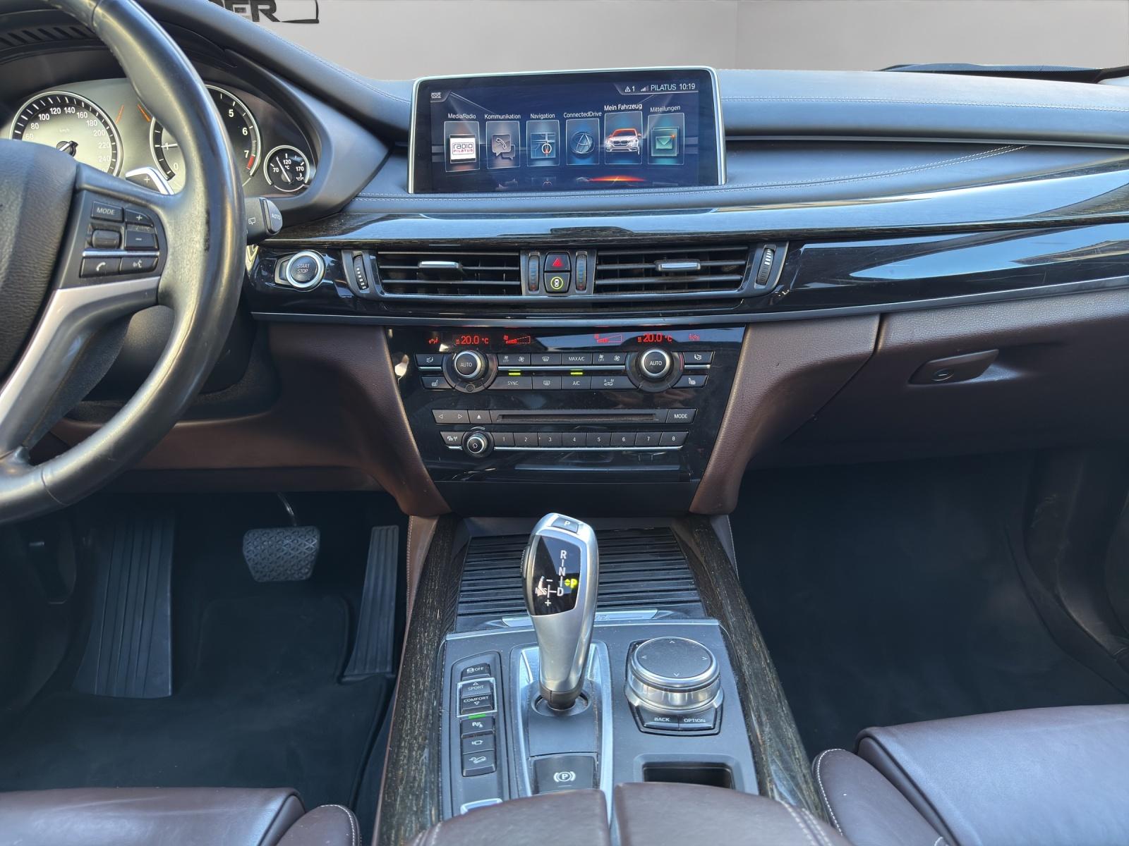 BMW X5 40e xDrive paddles-image-10