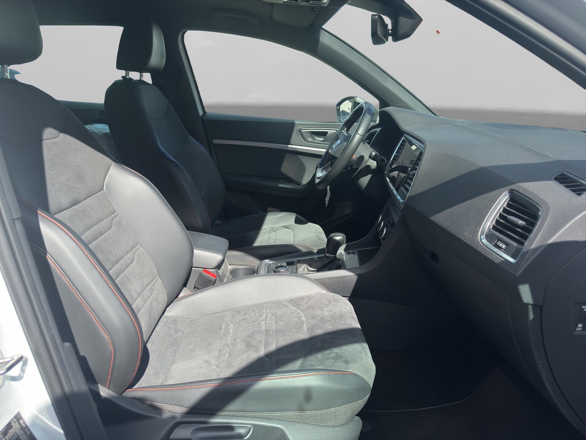SEAT Ateca 2.0 TSI Hola FR 4Drive DSG-image-9