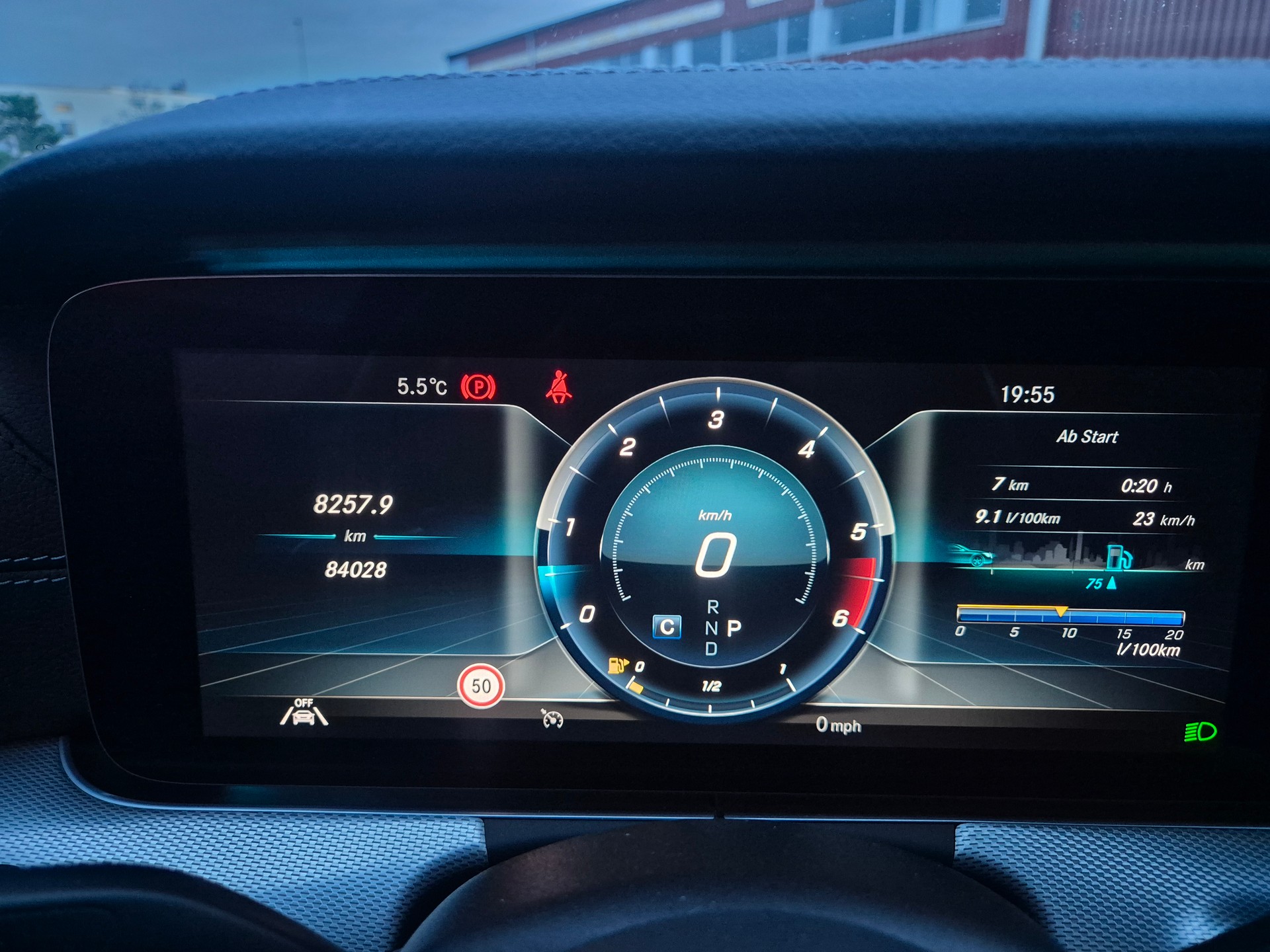 MERCEDES-BENZ MERCEDES-BENZ E 400 d 4Matic AMG Line 9G-Tronic-image-5
